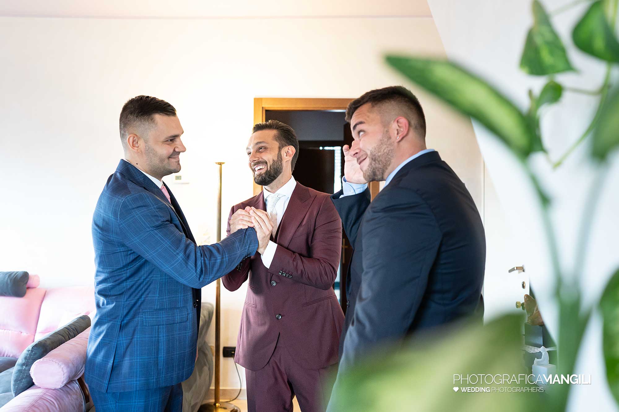 003 fotografo matrimonio reportage wedding preparazione sposo testimoni milano 003 fotografo matrimonio reportage wedding preparazione sposo testimoni milano