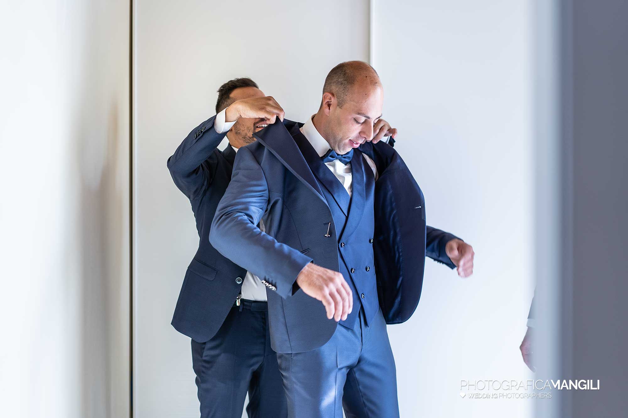 003 fotografo matrimonio reportage wedding sposo vestizione bergamo 003 fotografo matrimonio reportage wedding sposo vestizione bergamo