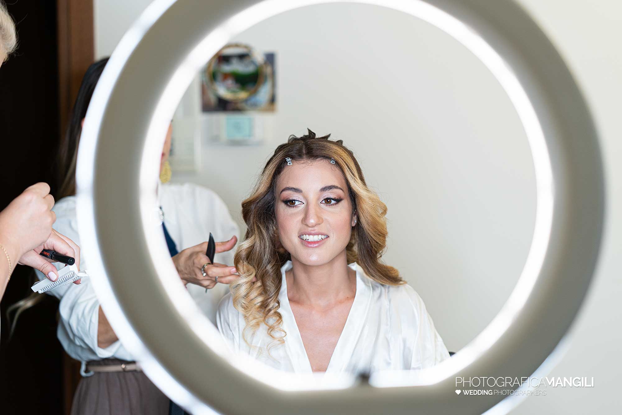 005 fotografo matrimonio reportage wedding preparazione sposa trucco merate brianza 005 fotografo matrimonio reportage wedding preparazione sposa trucco merate brianza