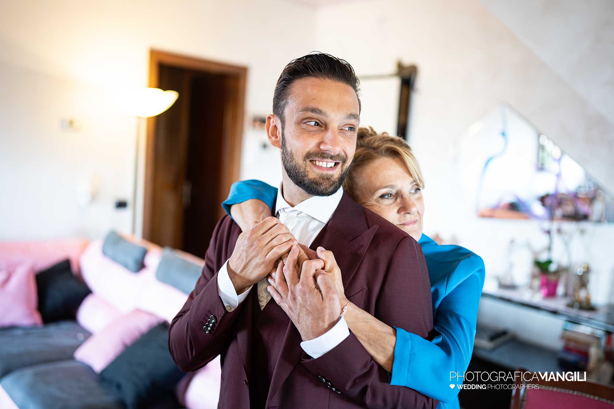 005 fotografo matrimonio reportage wedding preparazione sposo mamma milano 005 fotografo matrimonio reportage wedding preparazione sposo mamma milano