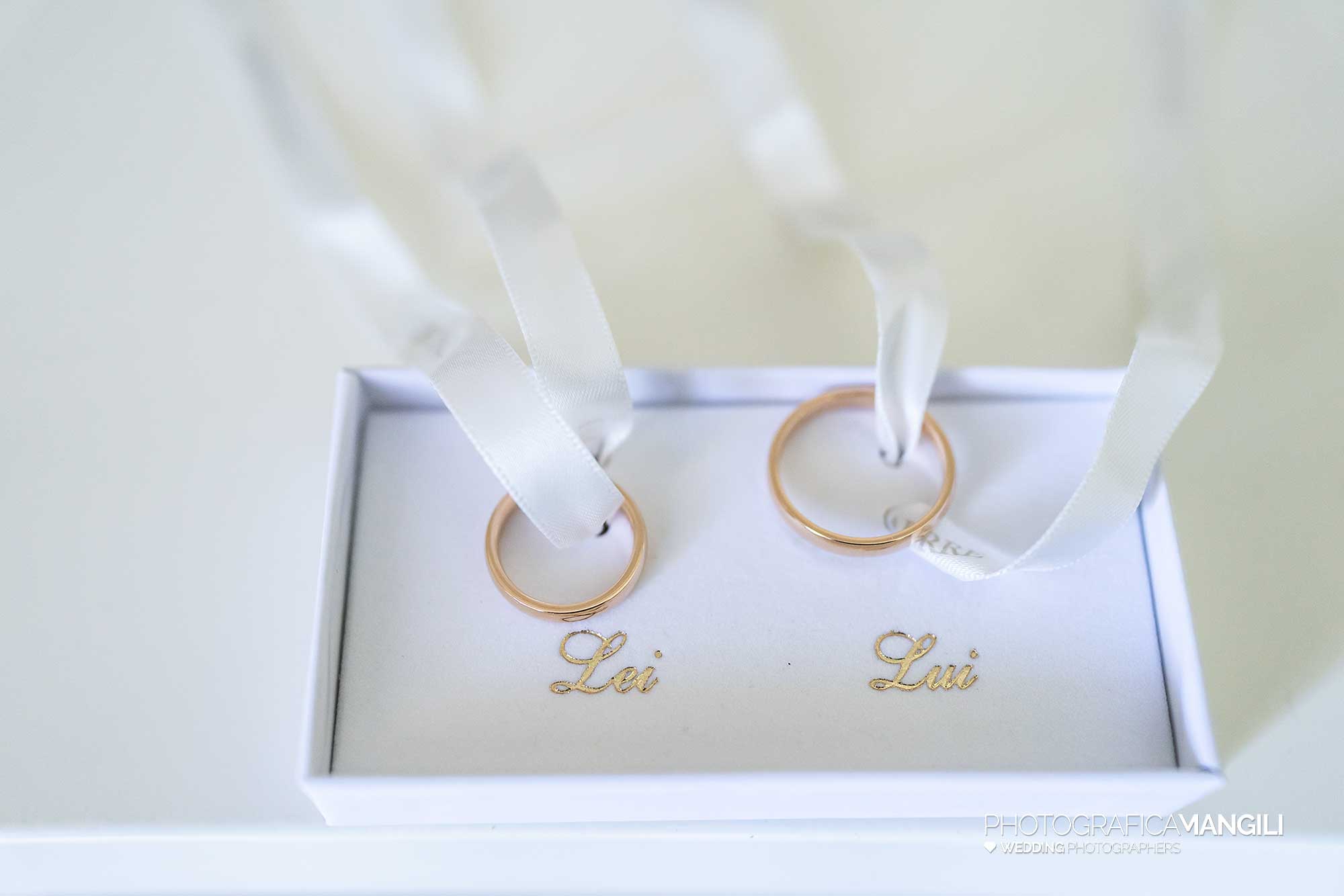 005 fotografo matrimonio reportage wedding sposi vestizione preparativi solaro milano 005 fotografo matrimonio reportage wedding sposi vestizione preparativi solaro milano