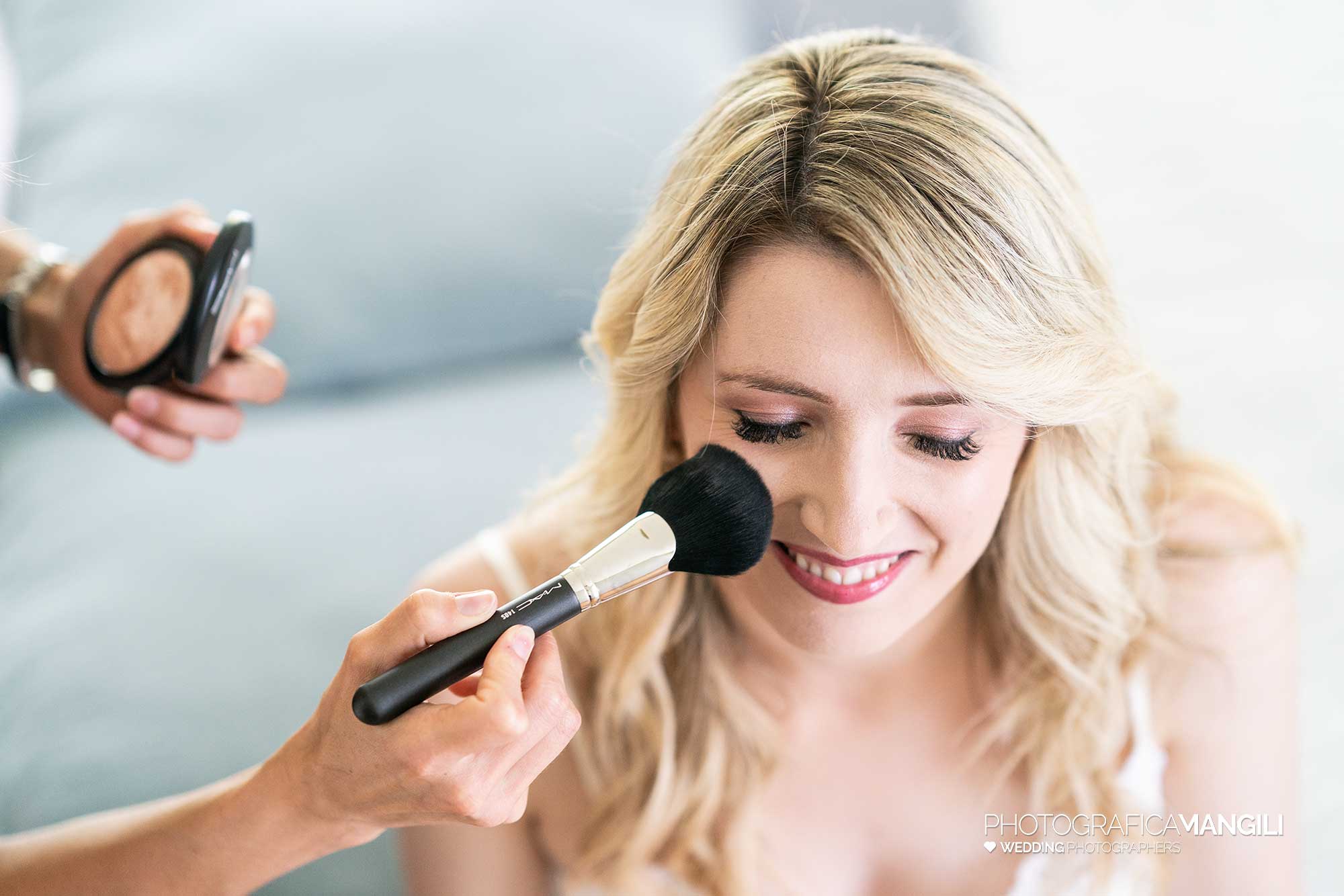 005 reportage wedding fotografo matrimonio sposa preparativi vestizione trucco villa caroli zanchi stezzano bergamo 005 reportage wedding fotografo matrimonio sposa preparativi vestizione trucco villa caroli zanchi stezzano bergamo