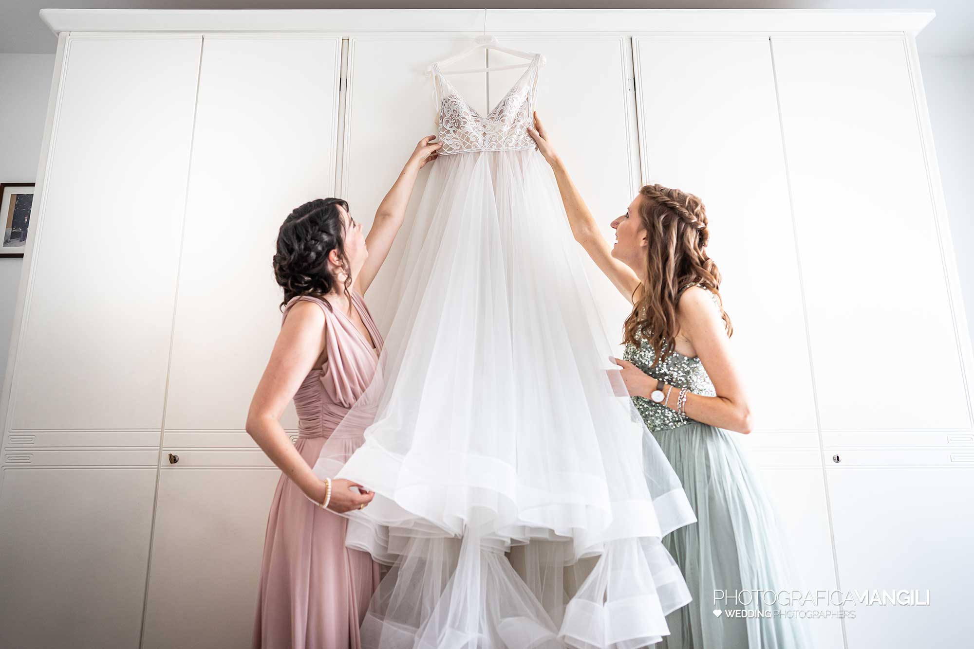 006 fotografo matrimonio reportage wedding preparazione sposa abito brugherio monza brianza 006 fotografo matrimonio reportage wedding preparazione sposa abito brugherio monza brianza