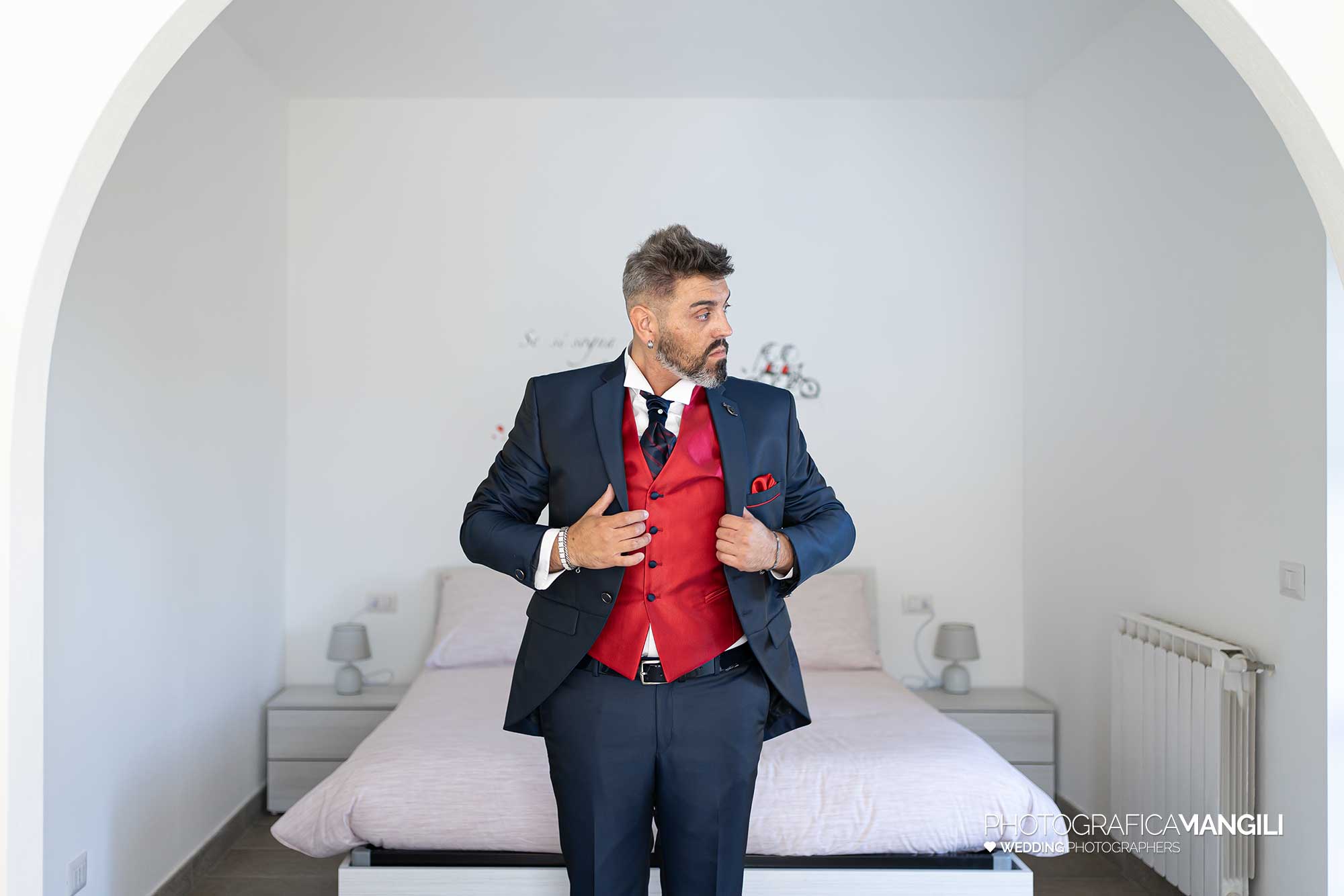 006 reportage foto matrimonio wedding preparazione vestizione abito sposo madonnina barni lecco 006 reportage foto matrimonio wedding preparazione vestizione abito sposo madonnina barni lecco