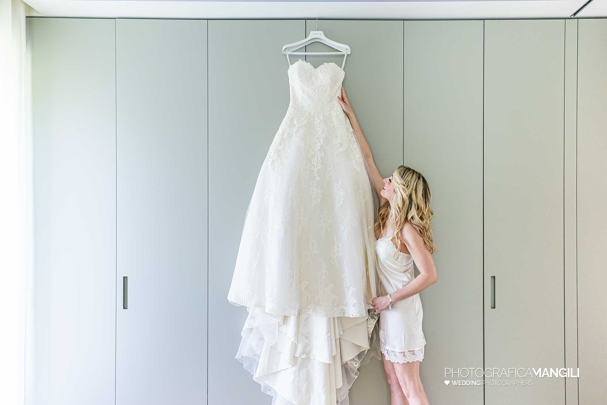 006 reportage wedding fotografo matrimonio sposa preparativi vestizione villa caroli zanchi stezzano bergamo 006 reportage wedding fotografo matrimonio sposa preparativi vestizione villa caroli zanchi stezzano bergamo