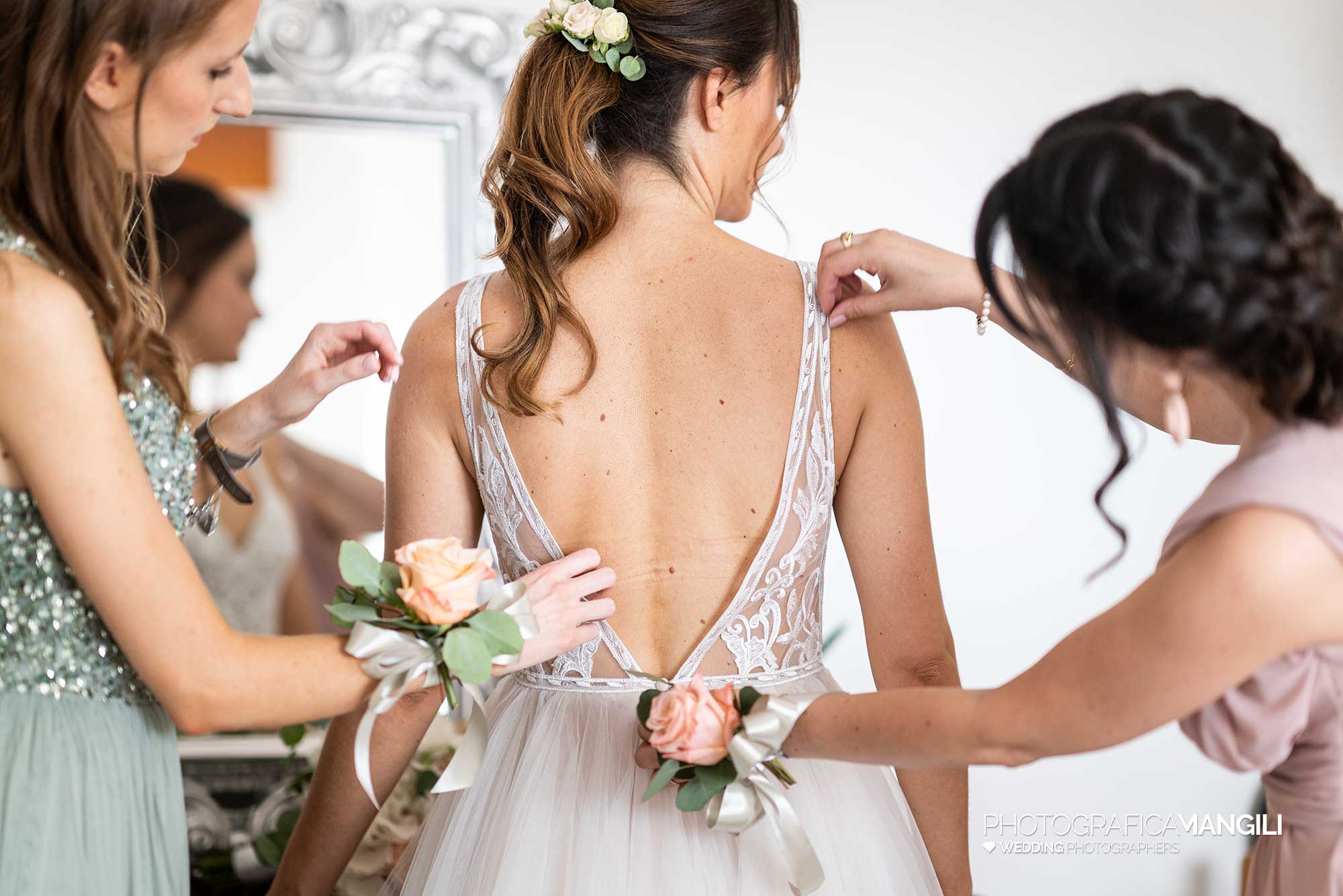 007 fotografo matrimonio reportage wedding preparazione sposa abito brugherio monza brianza 007 fotografo matrimonio reportage wedding preparazione sposa abito brugherio monza brianza