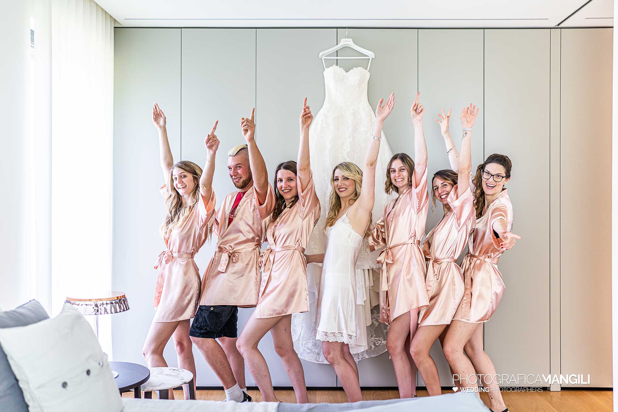 008 reportage wedding fotografo matrimonio sposa preparativi vestizione damigelle villa caroli zanchi stezzano bergamo 008 reportage wedding fotografo matrimonio sposa preparativi vestizione damigelle villa caroli zanchi stezzano bergamo