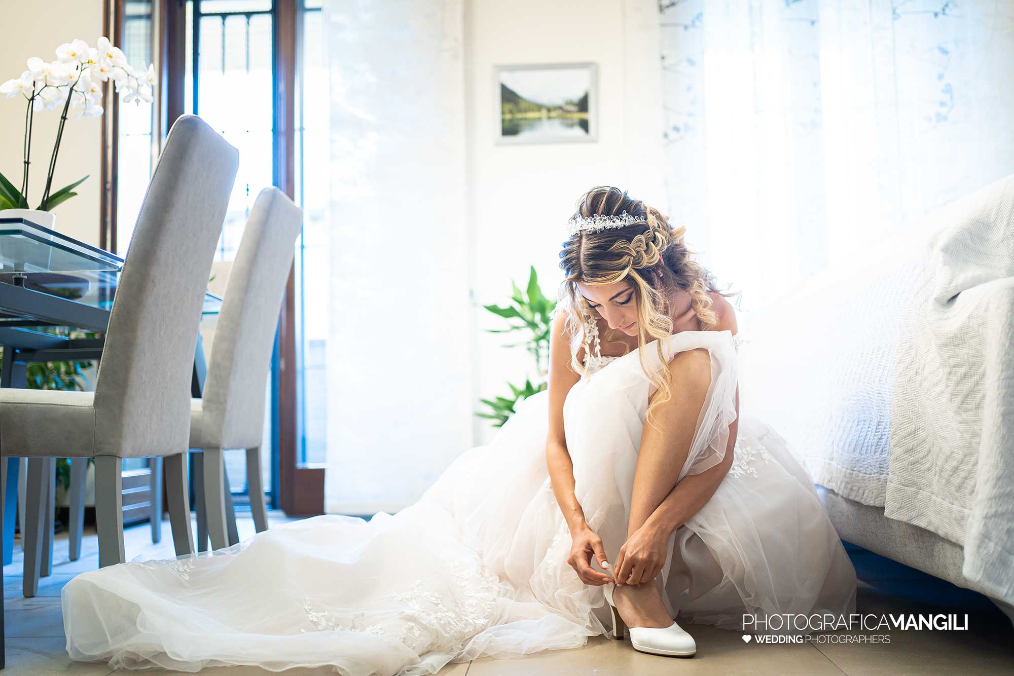 009 fotografo matrimonio reportage wedding preparazione sposa vestito scarpe merate brianza 009 fotografo matrimonio reportage wedding preparazione sposa vestito scarpe merate brianza