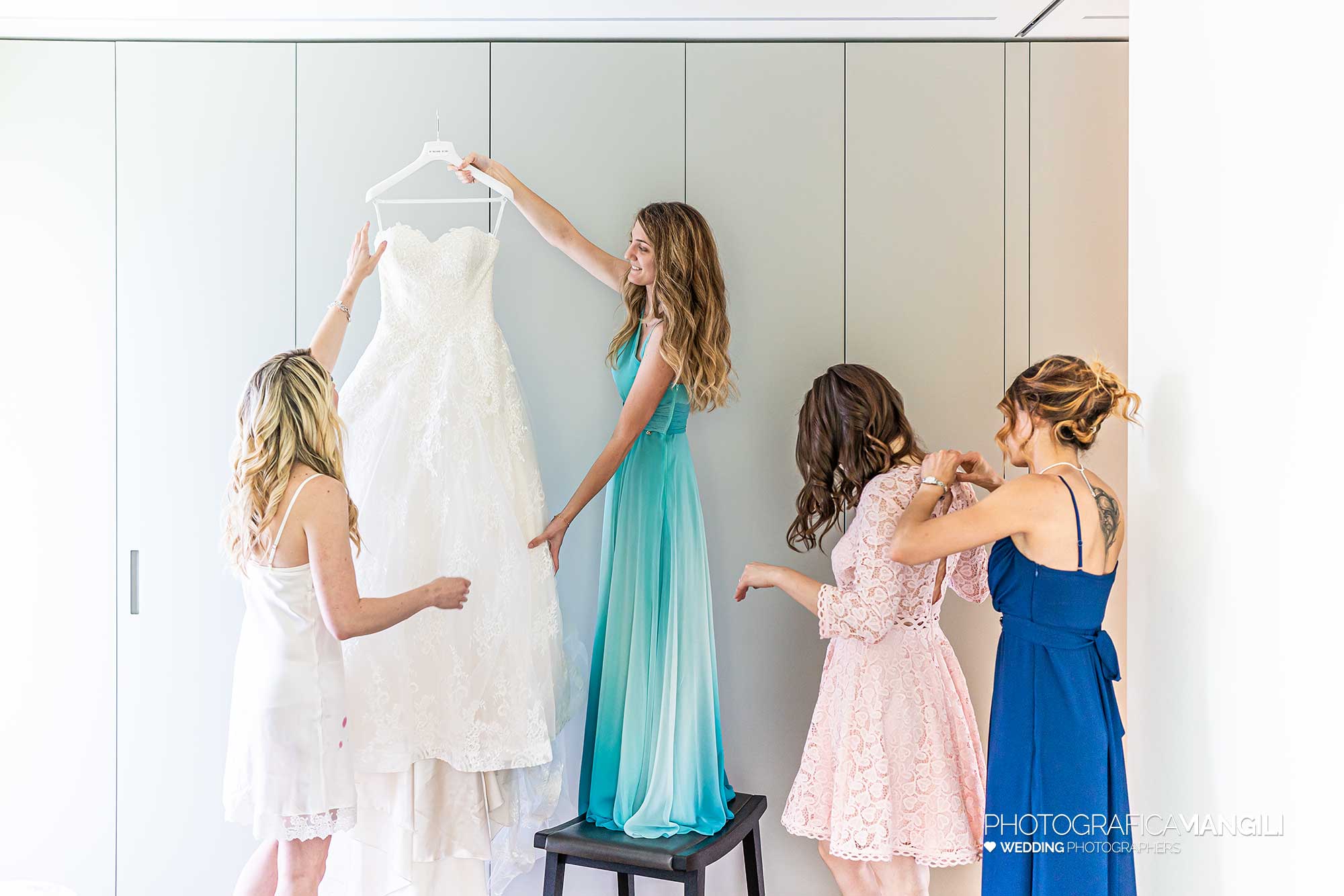 010 reportage wedding fotografo matrimonio sposa preparativi vestizione abito villa caroli zanchi stezzano bergamo 010 reportage wedding fotografo matrimonio sposa preparativi vestizione abito villa caroli zanchi stezzano bergamo