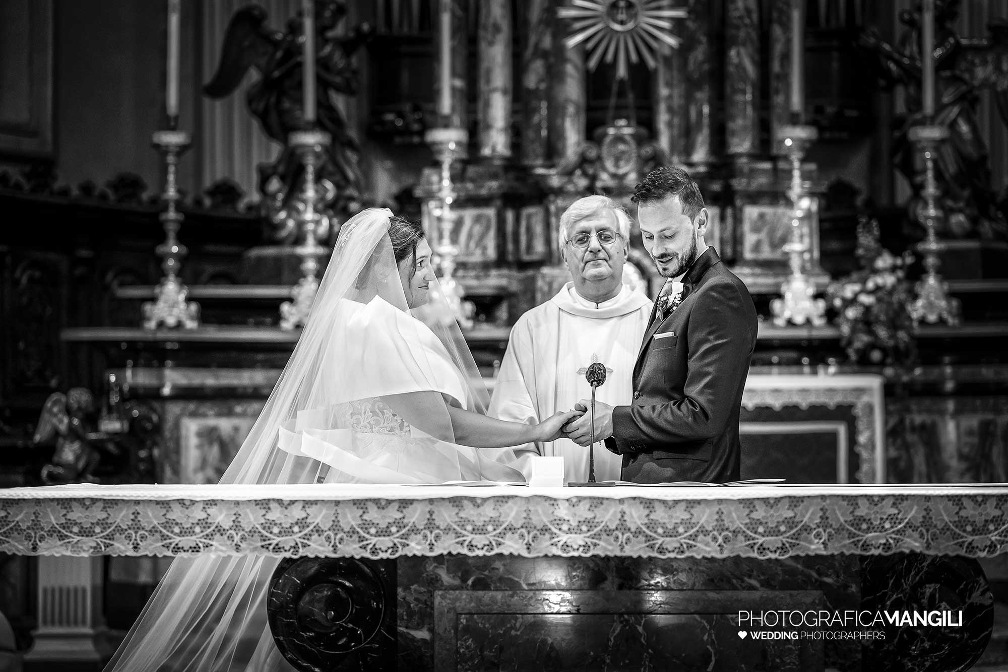 013 reportage wedding foto grafo matrimoni cerimonia chiesa sposi scambio anelli desio monza brianza 013 reportage wedding foto grafo matrimoni cerimonia chiesa sposi scambio anelli desio monza brianza