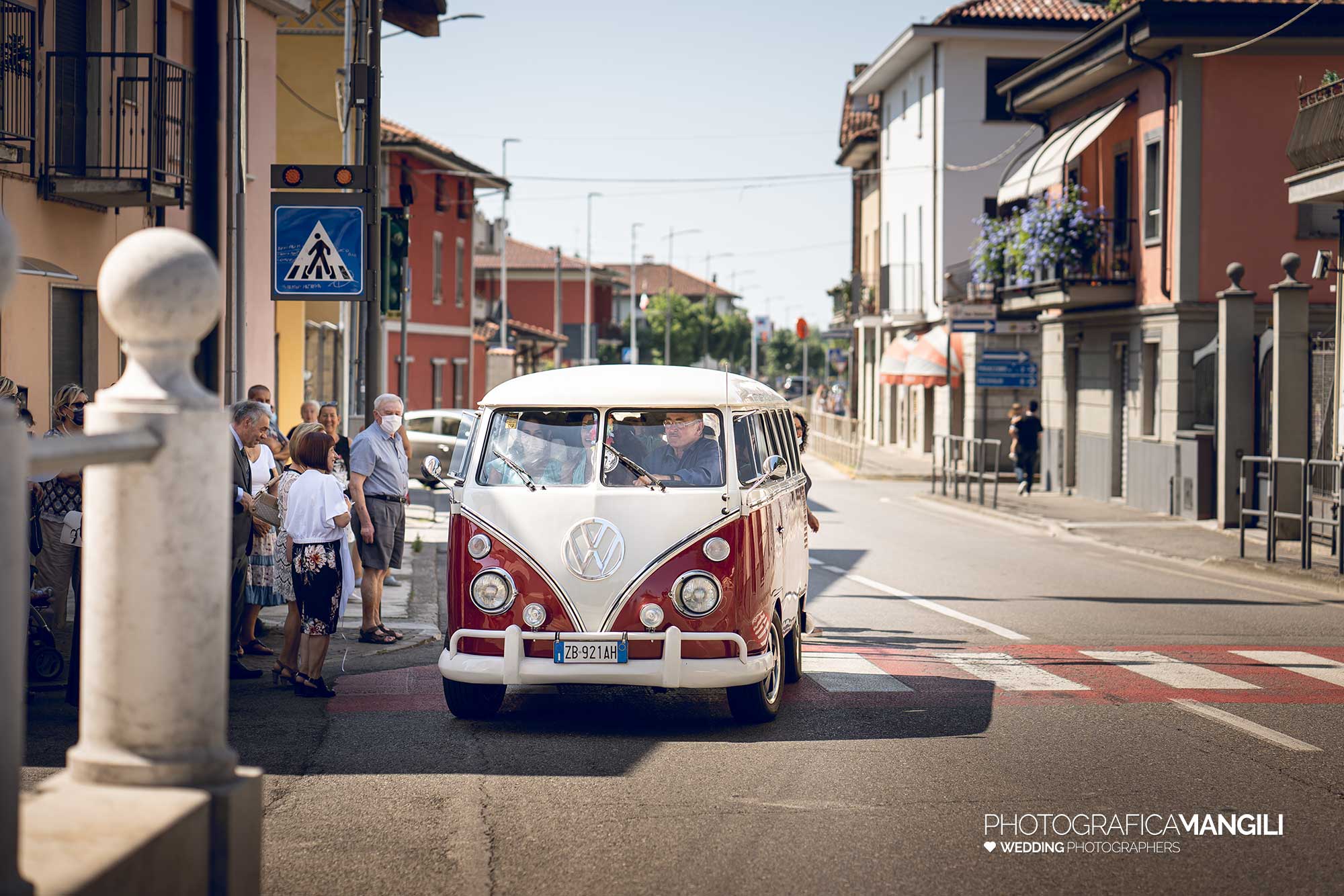 014 fotografo matrimonio reportage wedding arrivo chiesa sposi bergamo 014 fotografo matrimonio reportage wedding arrivo chiesa sposi bergamo
