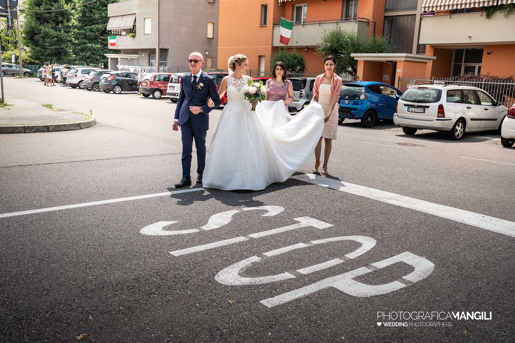 016 fotografo matrimonio reportage wedding ritratto ingresso chiesa cerimonia sposa papà meda monza brianza 016 fotografo matrimonio reportage wedding ritratto ingresso chiesa cerimonia sposa papà meda monza brianza