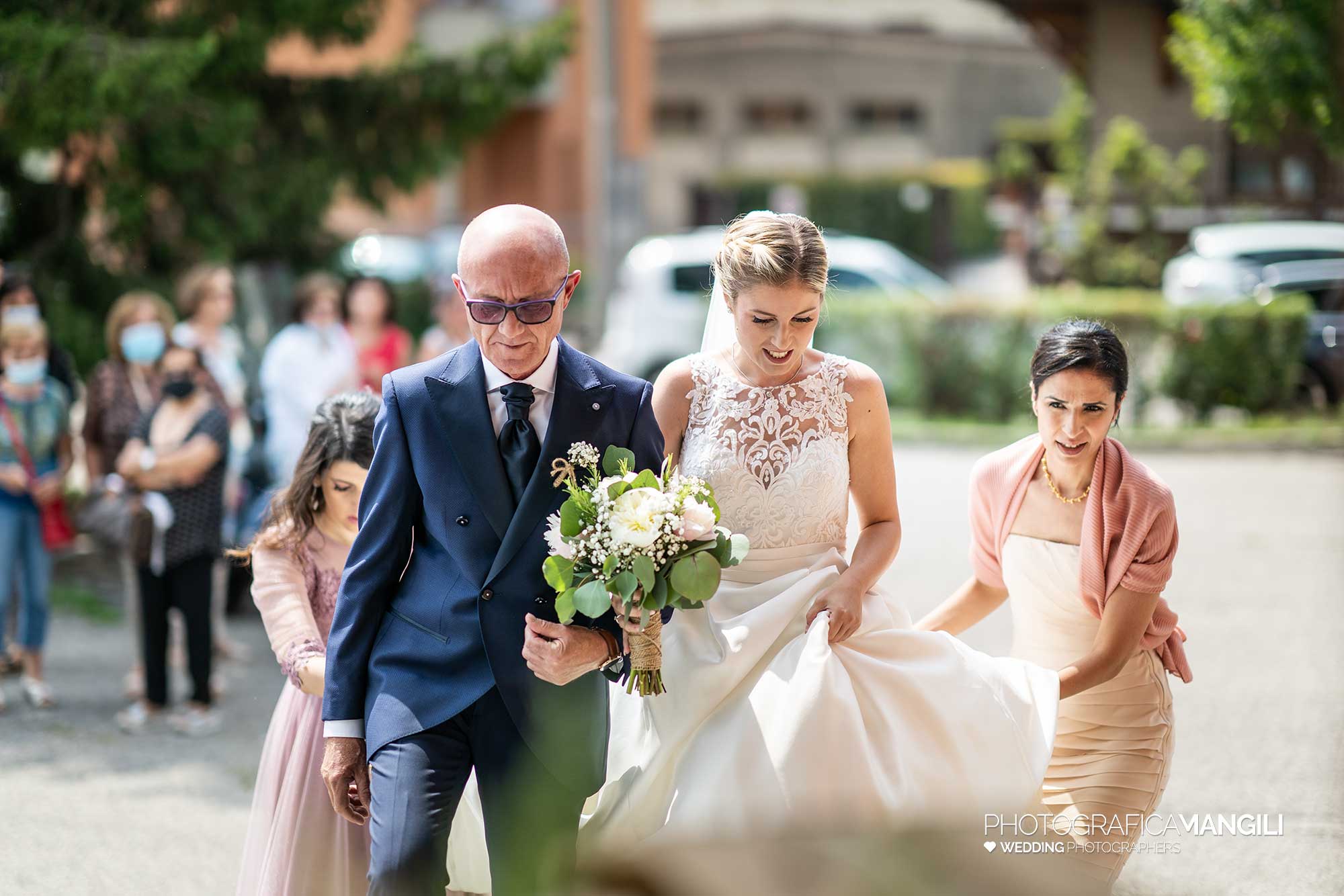 017 fotografo matrimonio reportage wedding ritratto ingresso chiesa cerimonia sposa papà meda monza brianza 017 fotografo matrimonio reportage wedding ritratto ingresso chiesa cerimonia sposa papà meda monza brianza