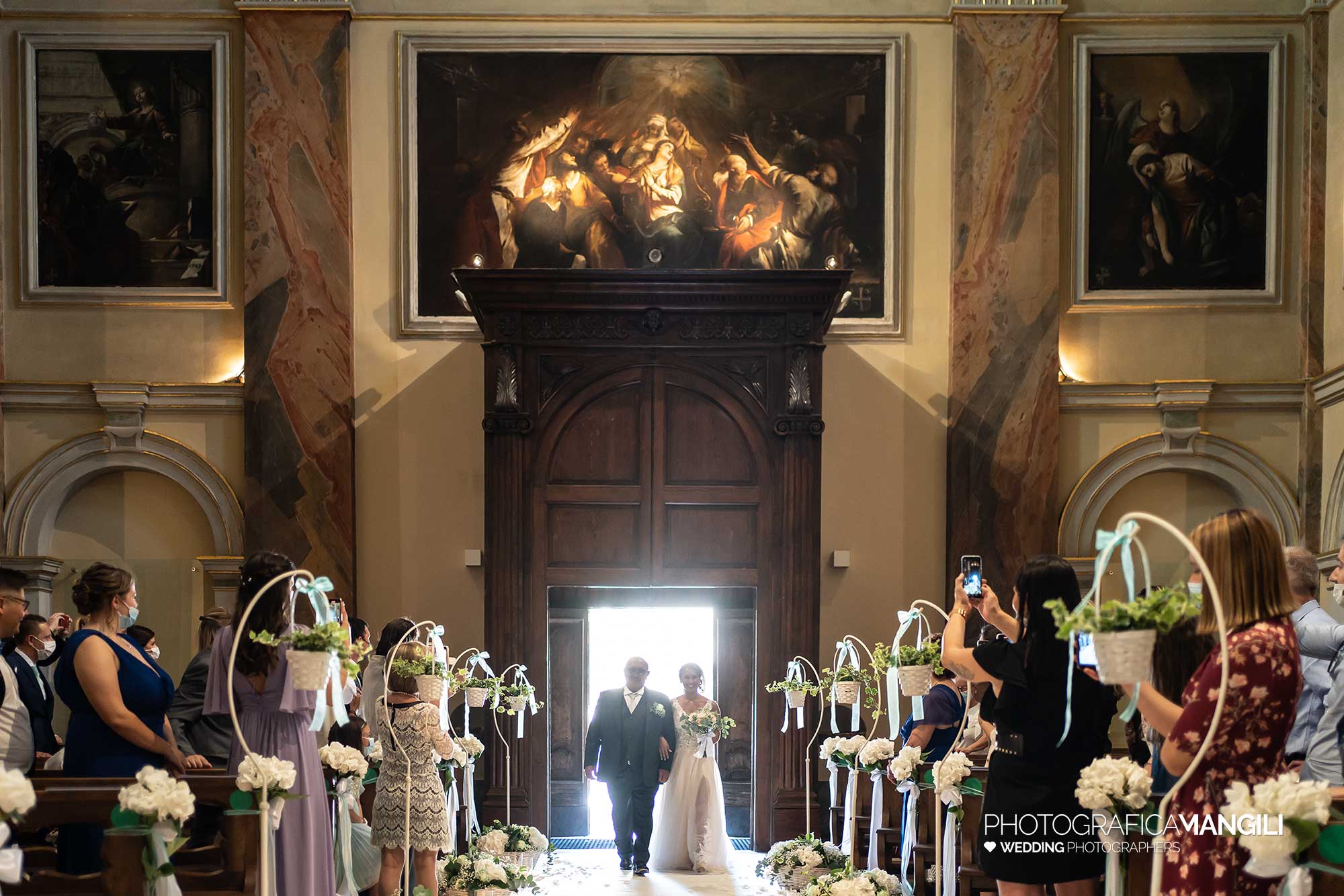 021 fotografo matrimonio reportage wedding ingresso chiesa sposa bergamo 021 fotografo matrimonio reportage wedding ingresso chiesa sposa bergamo