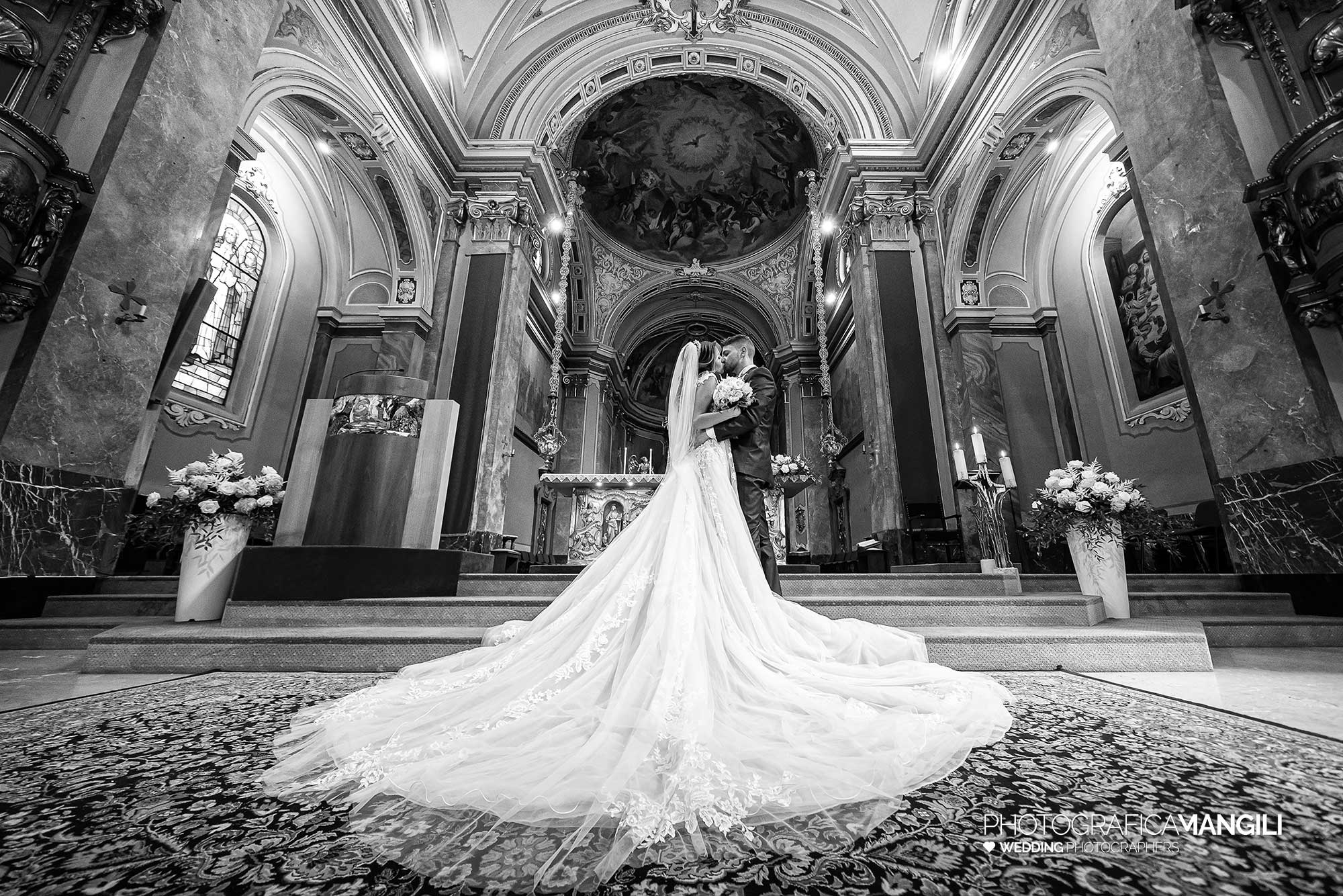 022 fotografo matrimonio reportage wedding cerimonia chiesa sposi merate brianza 022 fotografo matrimonio reportage wedding cerimonia chiesa sposi merate brianza