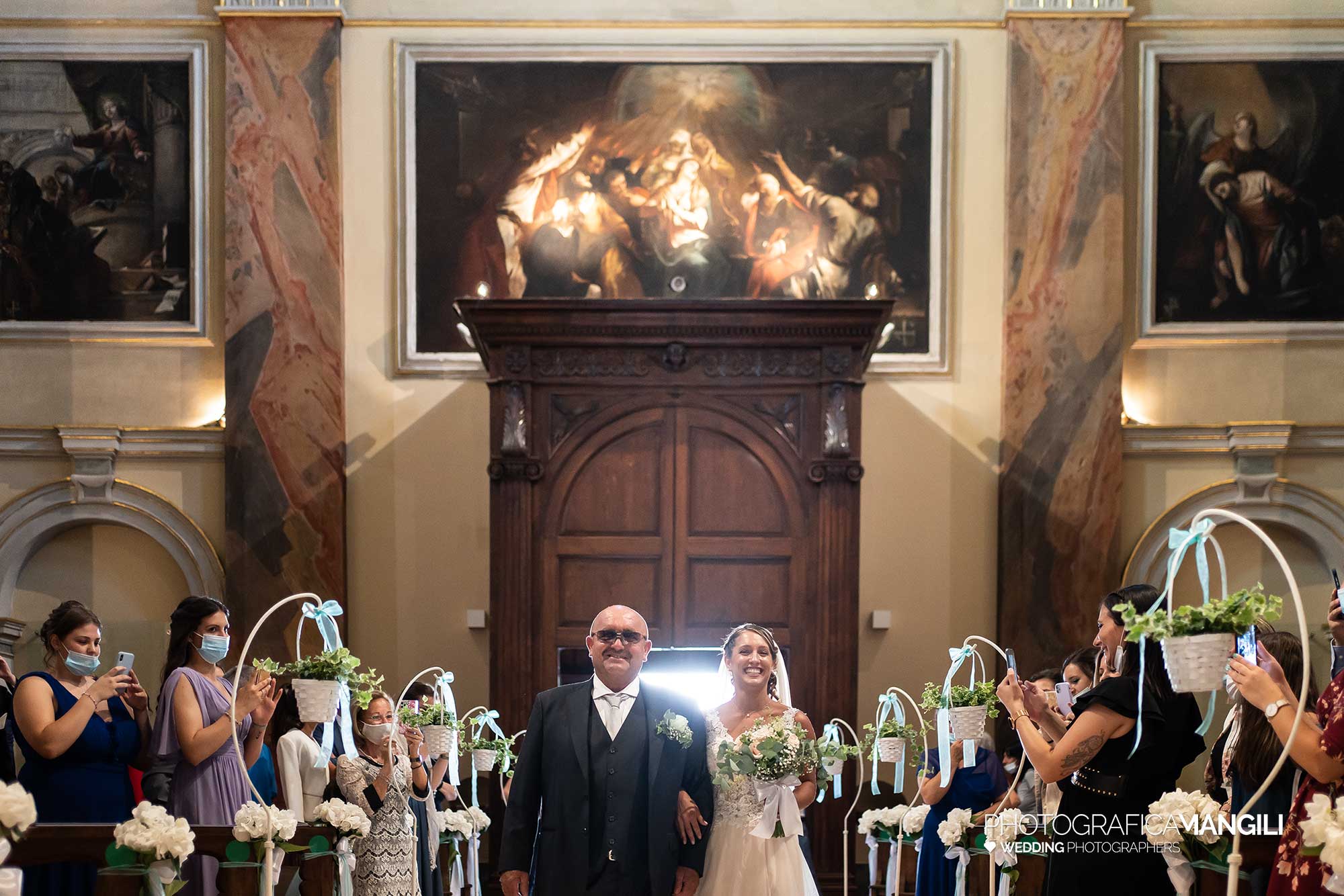 022 fotografo matrimonio reportage wedding ingresso chiesa sposa bergamo 022 fotografo matrimonio reportage wedding ingresso chiesa sposa bergamo