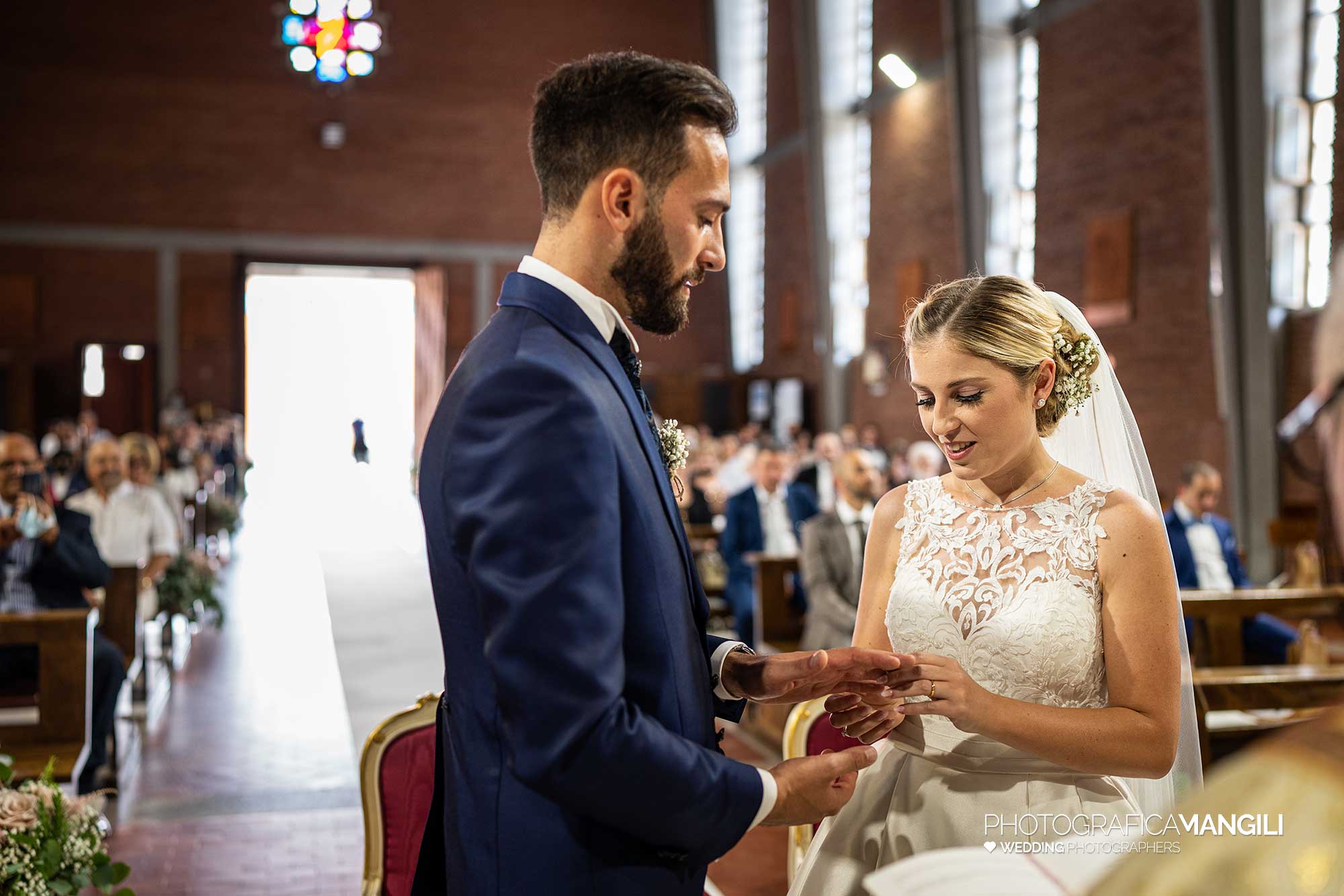 022 fotografo matrimonio reportage wedding ritratto chiesa cerimonia sposi promesse scambio anelli meda monza brianza 022 fotografo matrimonio reportage wedding ritratto chiesa cerimonia sposi promesse scambio anelli meda monza brianza