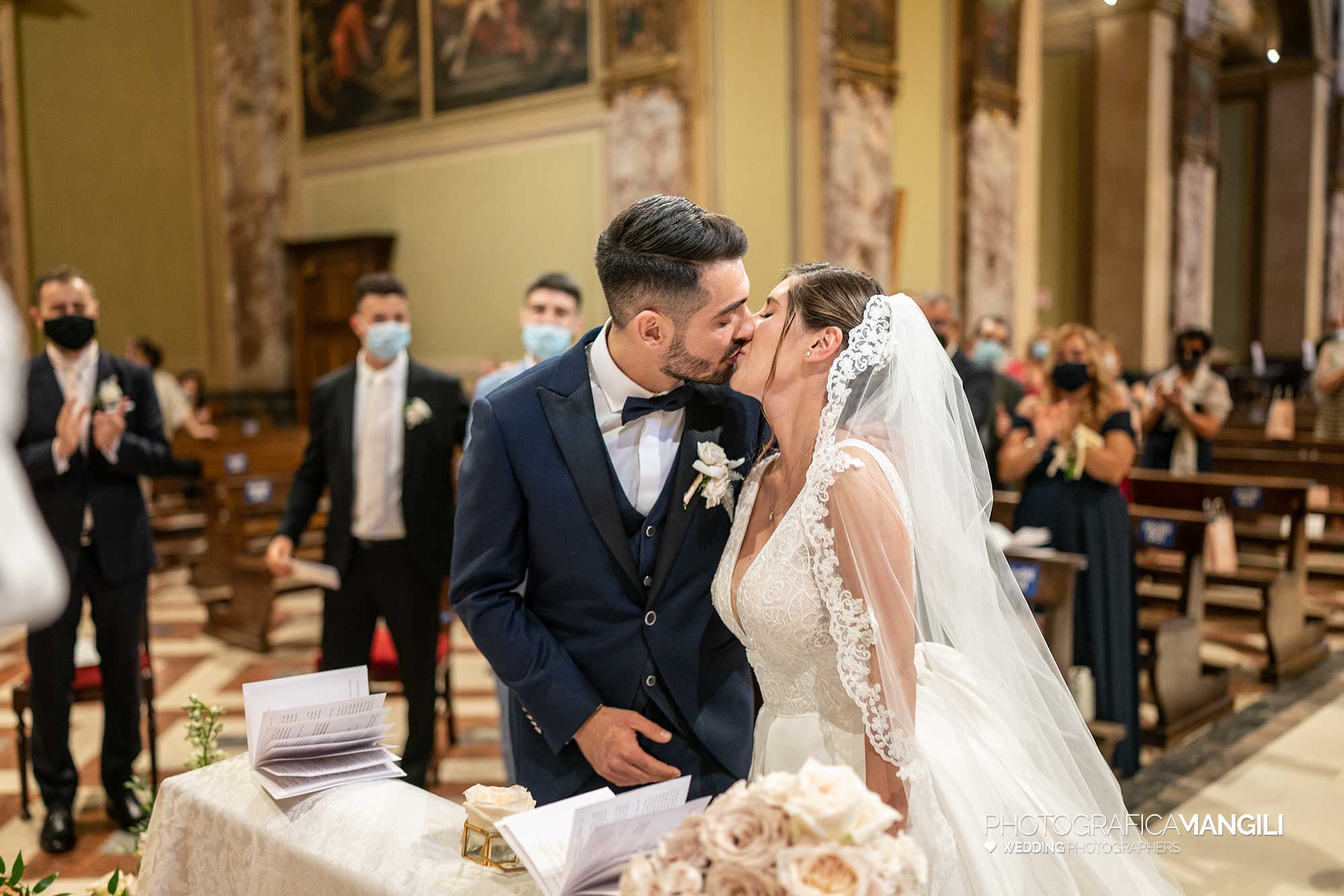 023 fotografo matrimonio reportage wedding chiesa sposi bacio cerimonia macherio monza brianza 023 fotografo matrimonio reportage wedding chiesa sposi bacio cerimonia macherio monza brianza