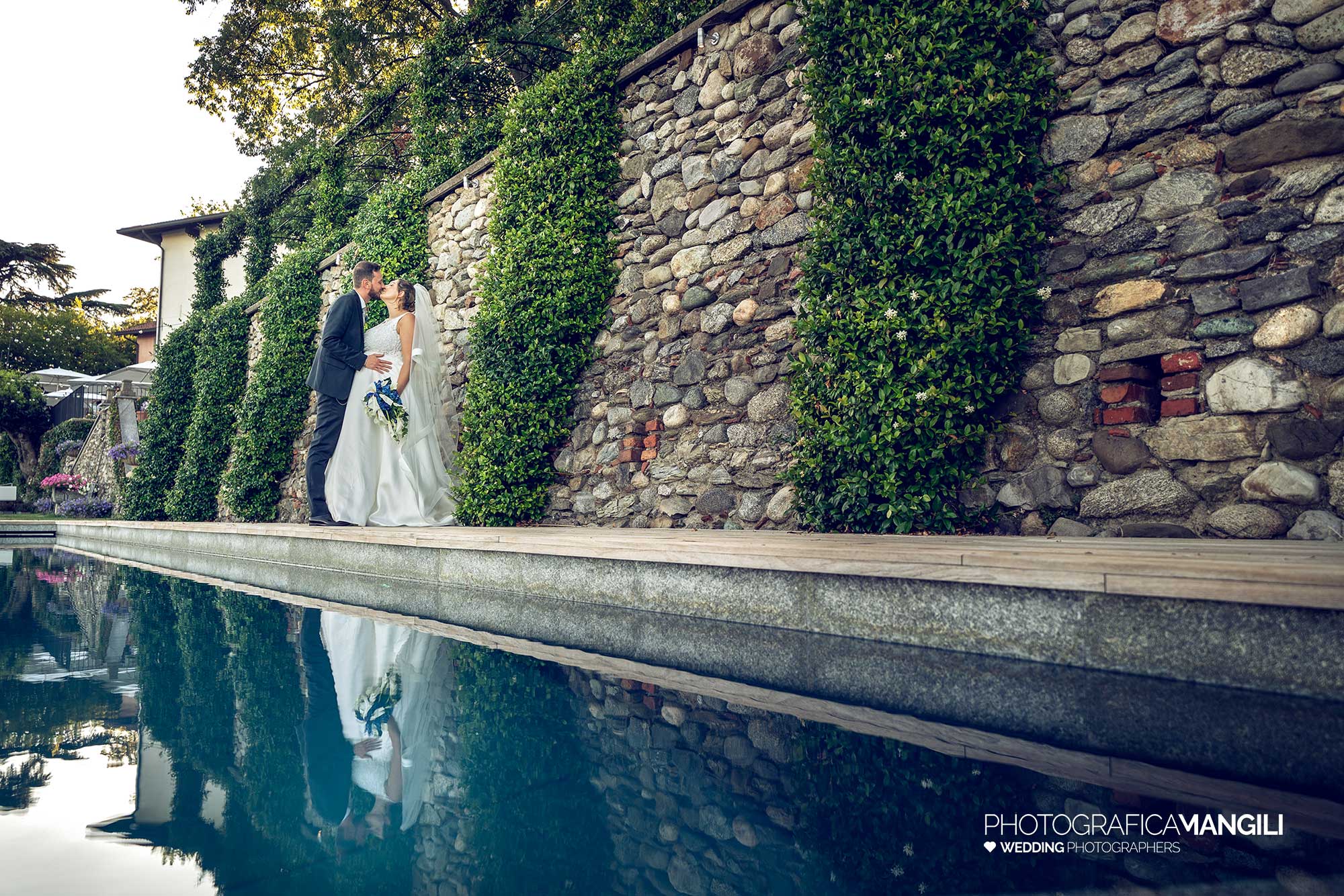 024 reportage wedding foto grafo matrimoni ritratto sposi piscina villa calchi calco lecco 024 reportage wedding foto grafo matrimoni ritratto sposi piscina villa calchi calco lecco