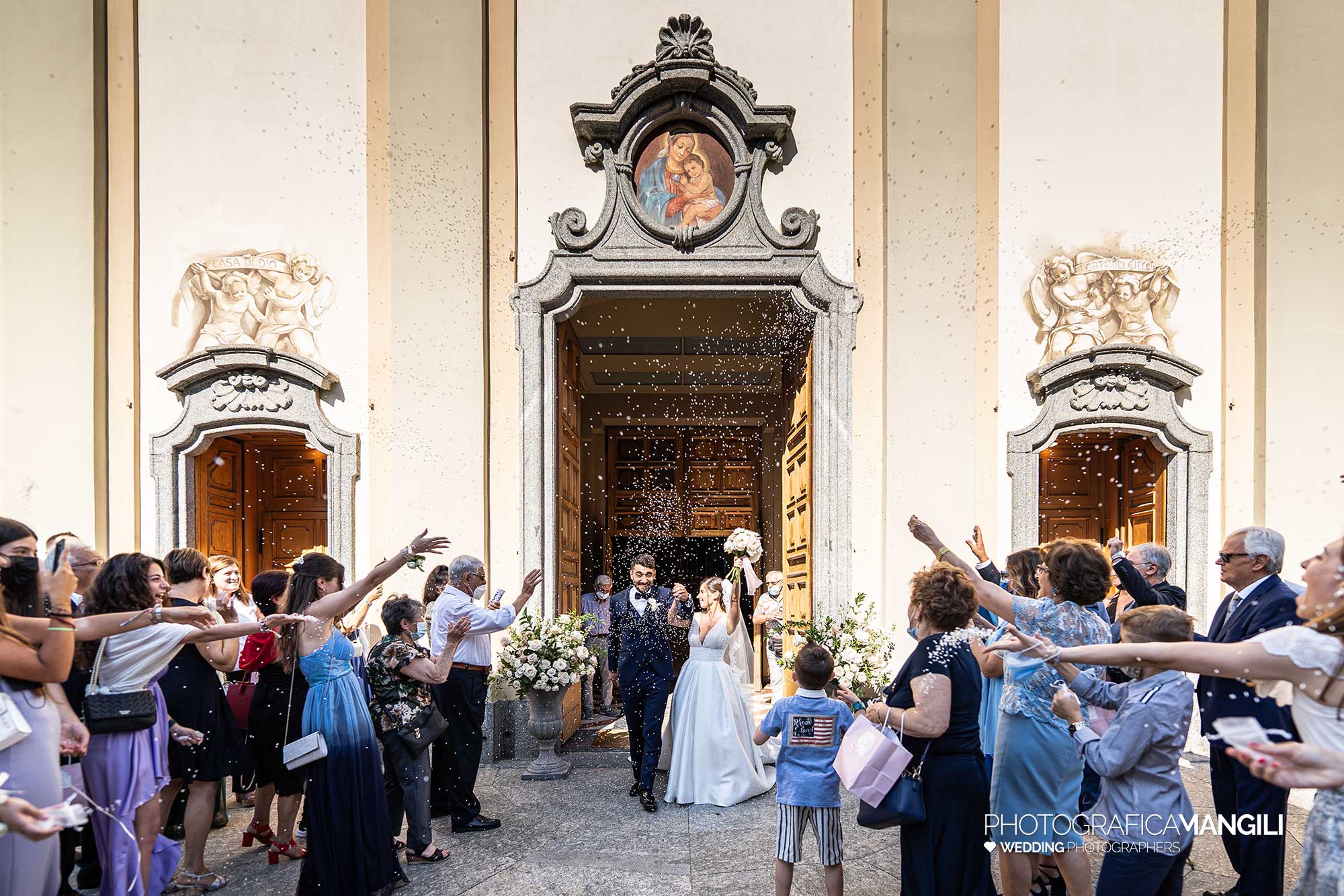 025 fotografo matrimonio reportage wedding chiesa sposi uscita cerimonia lancio riso macherio monza brianza 025 fotografo matrimonio reportage wedding chiesa sposi uscita cerimonia lancio riso macherio monza brianza