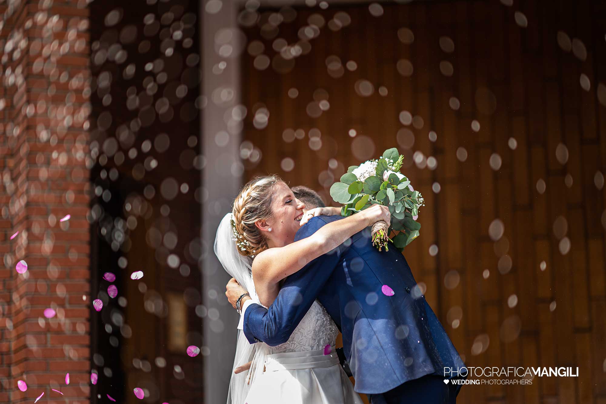 027 fotografo matrimonio reportage wedding ritratto chiesa cerimonia sposi uscita lancio riso petali coriandoli meda monza brianza 027 fotografo matrimonio reportage wedding ritratto chiesa cerimonia sposi uscita lancio riso petali coriandoli meda monza brianza