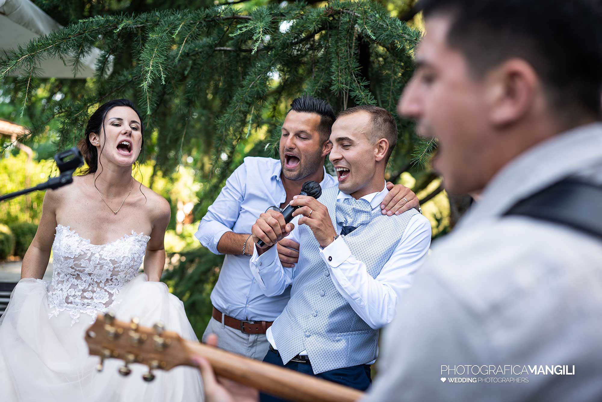 027 fotografo matrimonio reportage wedding sposi musica cascina le rose fino mornasco como 027 fotografo matrimonio reportage wedding sposi musica cascina le rose fino mornasco como