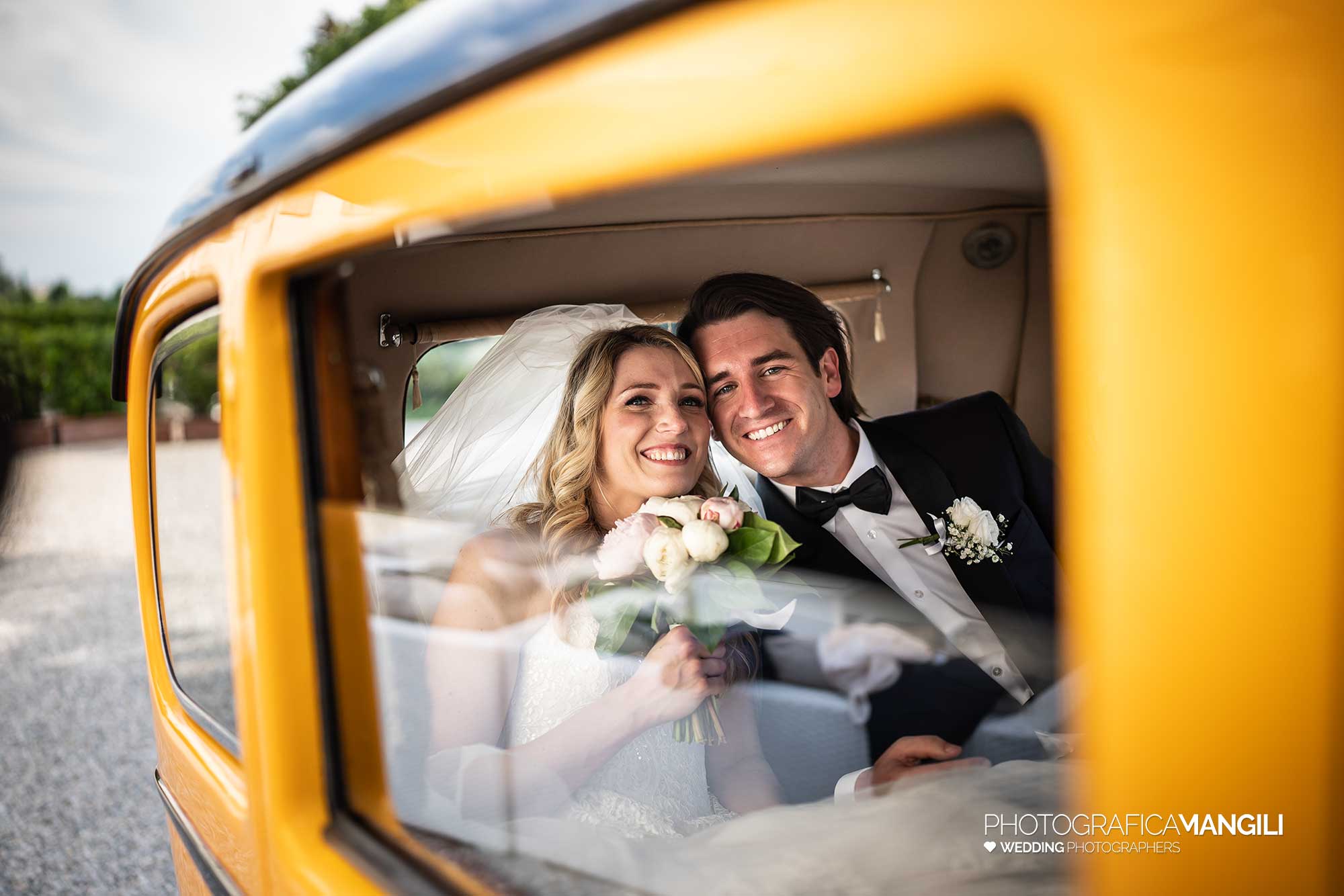 028 reportage wedding fotografo matrimonio uscita chiesa macchina cerimonia sposi stezzano bergamo 028 reportage wedding fotografo matrimonio uscita chiesa macchina cerimonia sposi stezzano bergamo