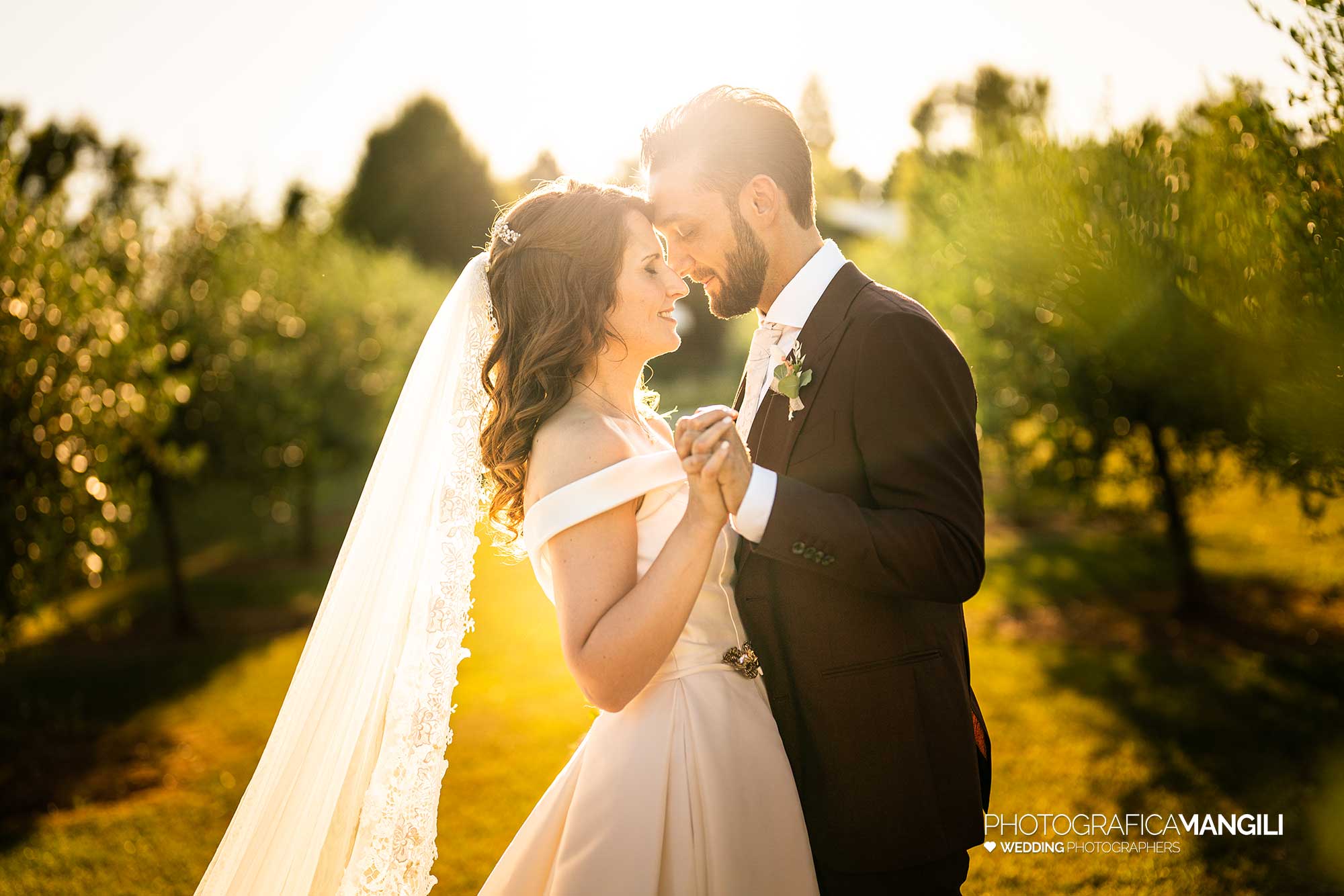 029 fotografo matrimonio reportage wedding ritratto sposi controluce tenuta serradesca scanzorosciate bergamo 029 fotografo matrimonio reportage wedding ritratto sposi controluce tenuta serradesca scanzorosciate bergamo