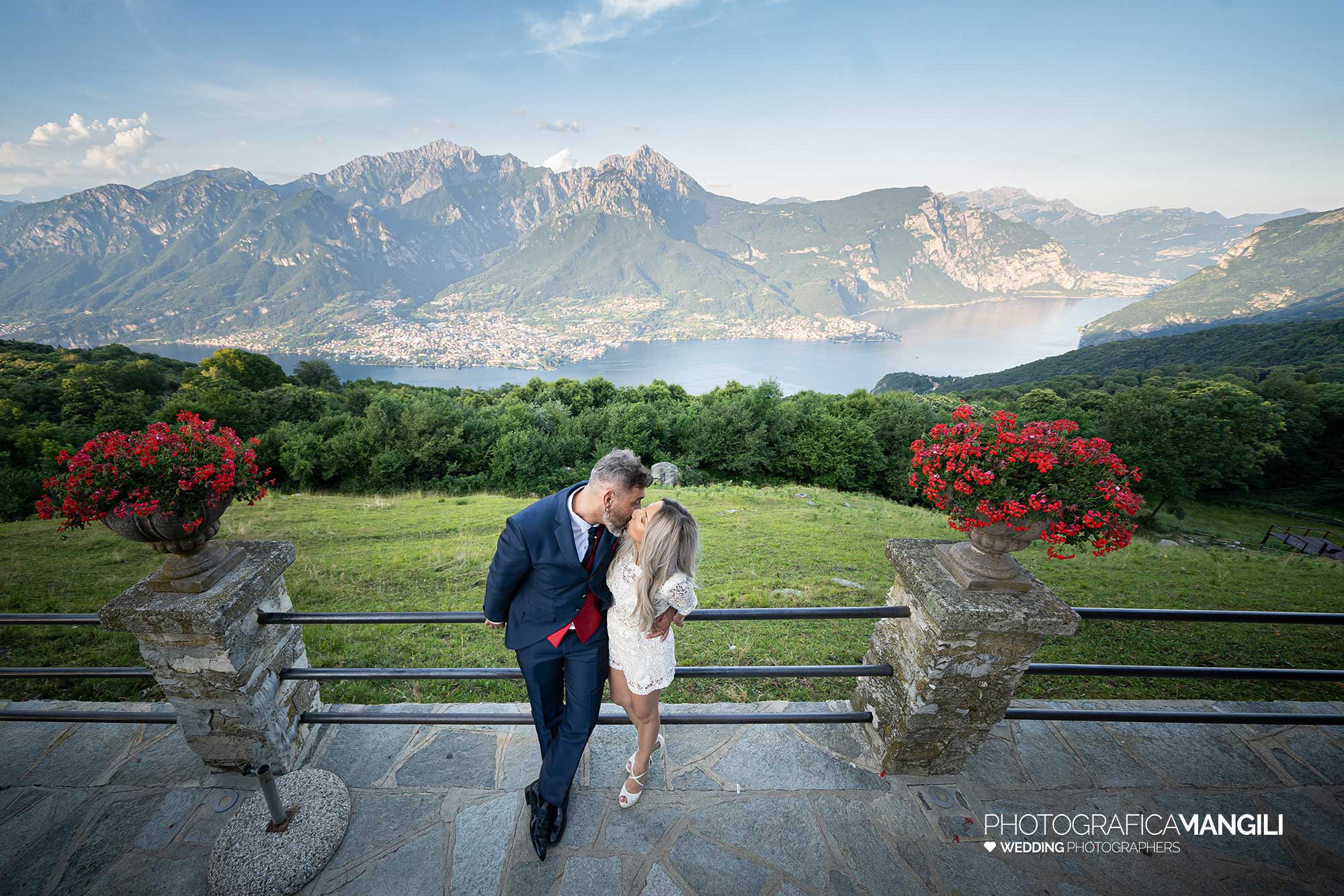 031 reportage foto matrimonio wedding sposi panoramica lago como bacio madonnina barni lecco 031 reportage foto matrimonio wedding sposi panoramica lago como bacio madonnina barni lecco