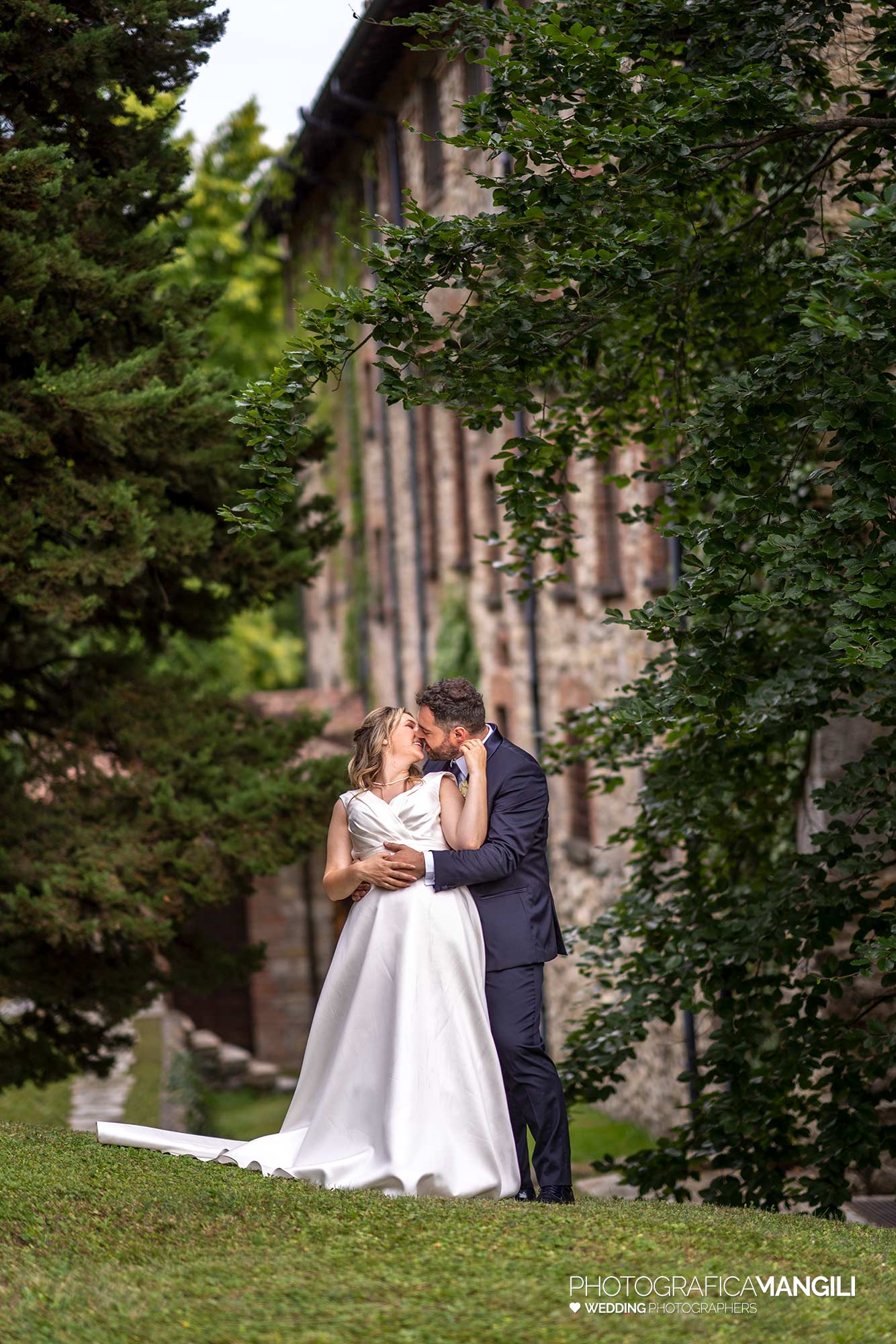 032 fotografo matrimonio reportage wedding ritratto sposi castello di pomerio erba como 032 fotografo matrimonio reportage wedding ritratto sposi castello di pomerio erba como