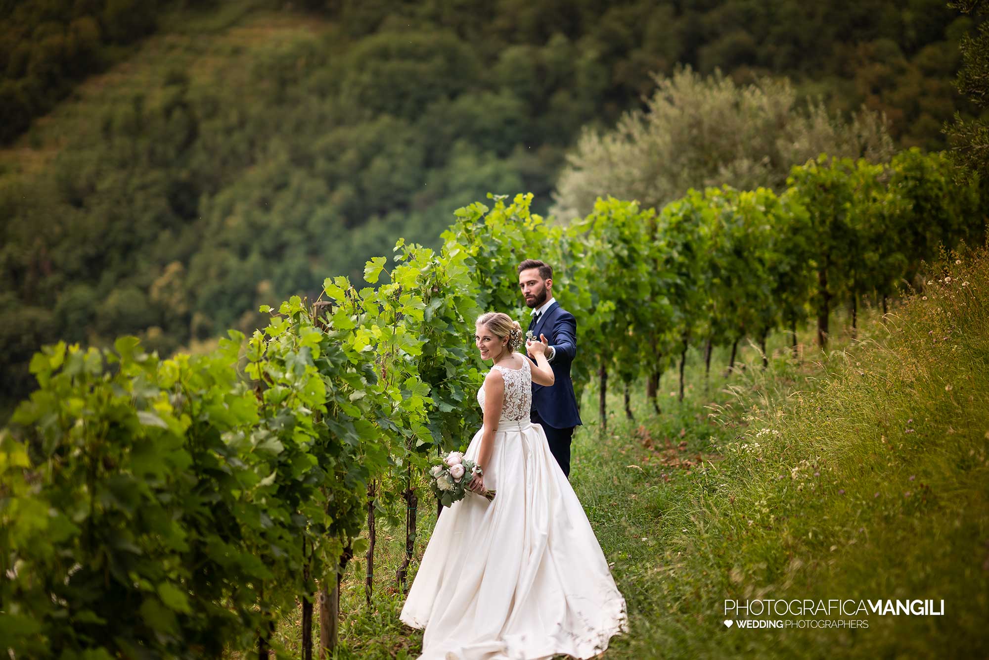 035 fotografo matrimonio reportage wedding sposi ritratto vigneto castello rossino calolziocorte lecco lago como 035 fotografo matrimonio reportage wedding sposi ritratto vigneto castello rossino calolziocorte lecco lago como