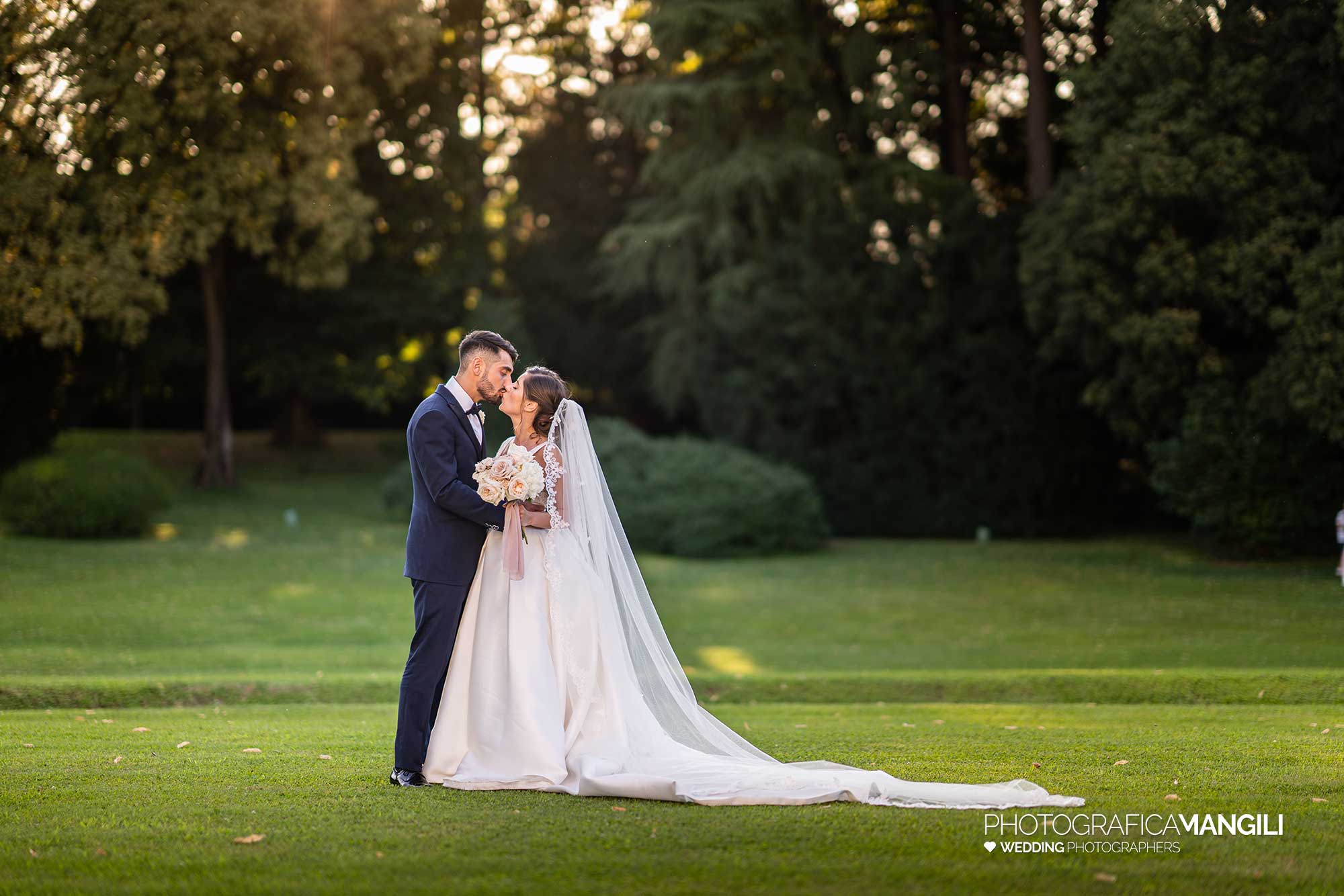 036 fotografo matrimonio reportage wedding ritratto sposi bacio villa zanchi stezzano bergamo 036 fotografo matrimonio reportage wedding ritratto sposi bacio villa zanchi stezzano bergamo