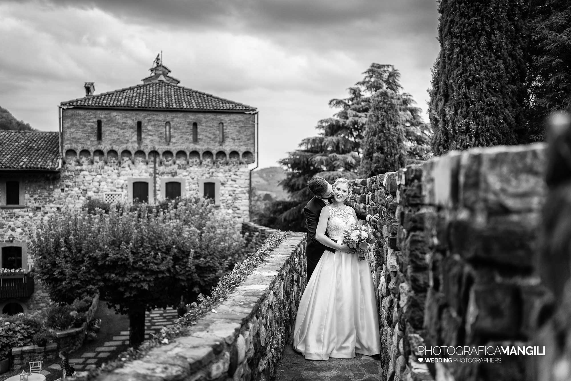 036 fotografo matrimonio reportage wedding sposi ritratto bianco nero castello rossino calolziocorte lecco lago como 036 fotografo matrimonio reportage wedding sposi ritratto bianco nero castello rossino calolziocorte lecco lago como