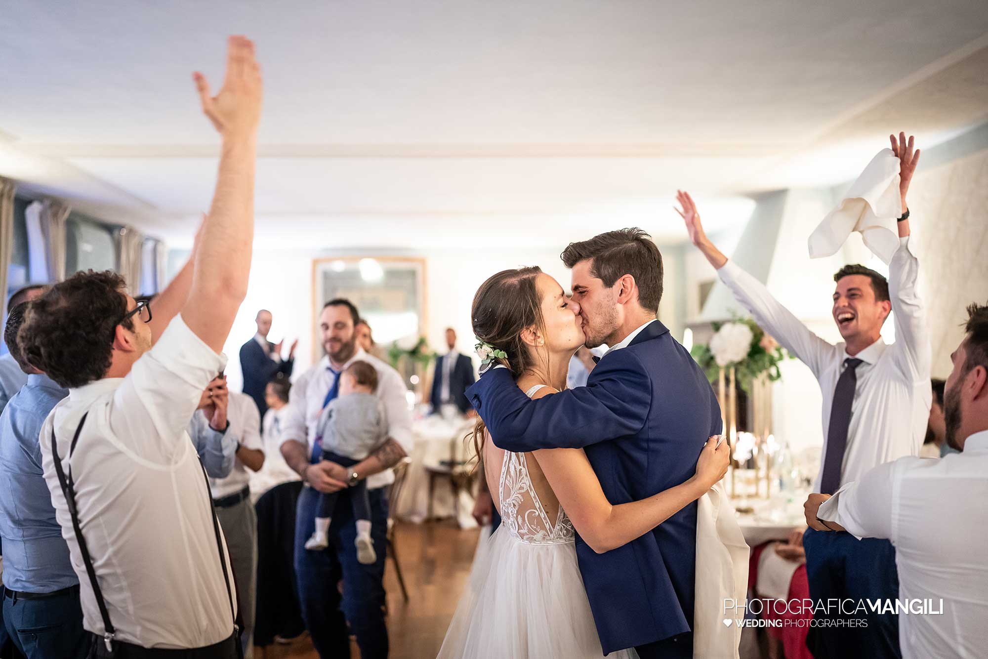 037 fotografo matrimonio reportage wedding ritratto sposi bacio bcastello rossino calolziocorte lago como lecco 037 fotografo matrimonio reportage wedding ritratto sposi bacio bcastello rossino calolziocorte lago como lecco