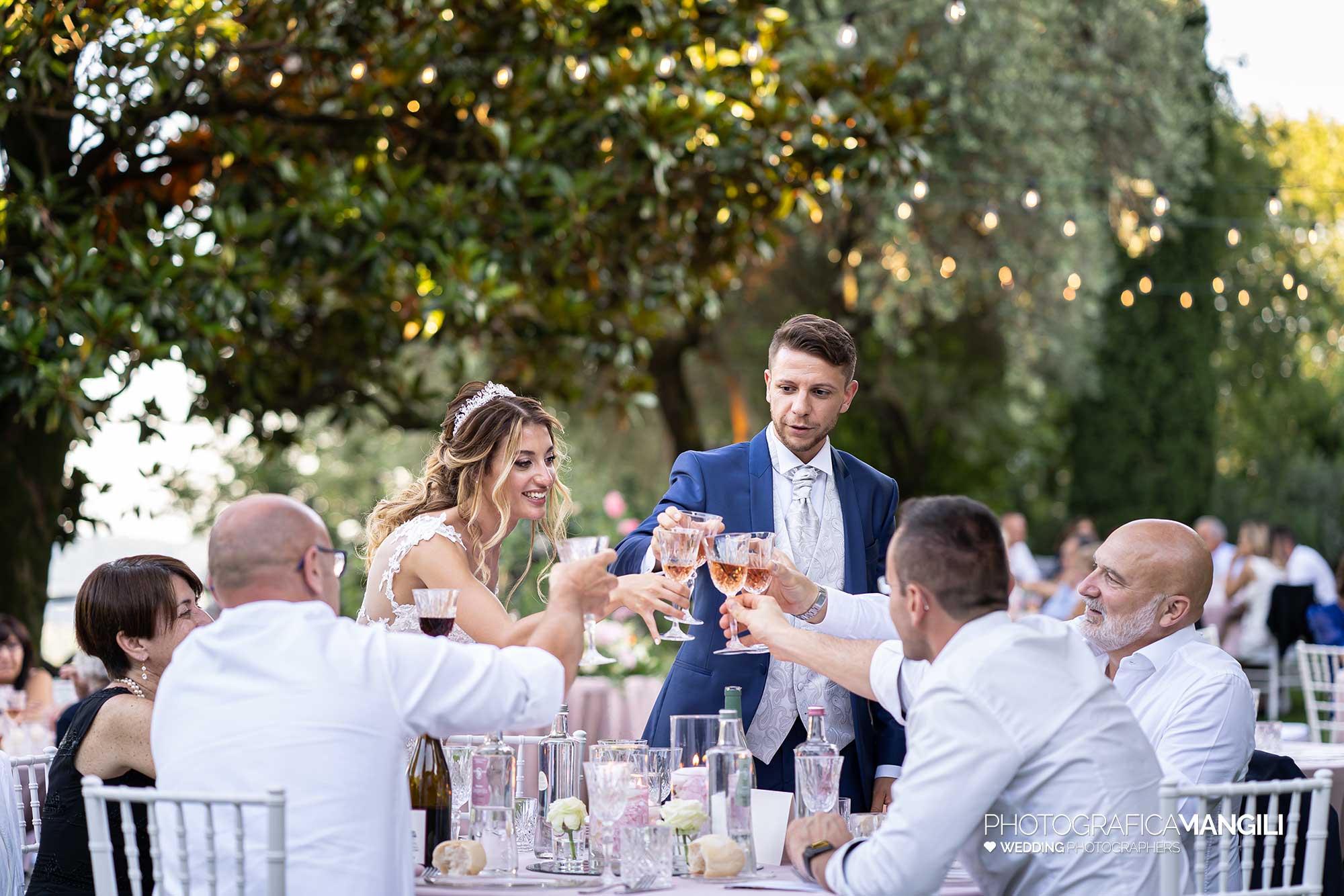 040 fotografo matrimonio reportage wedding sposi brindisi amici castello rossino calolziocorte lago como lecco 040 fotografo matrimonio reportage wedding sposi brindisi amici castello rossino calolziocorte lago como lecco