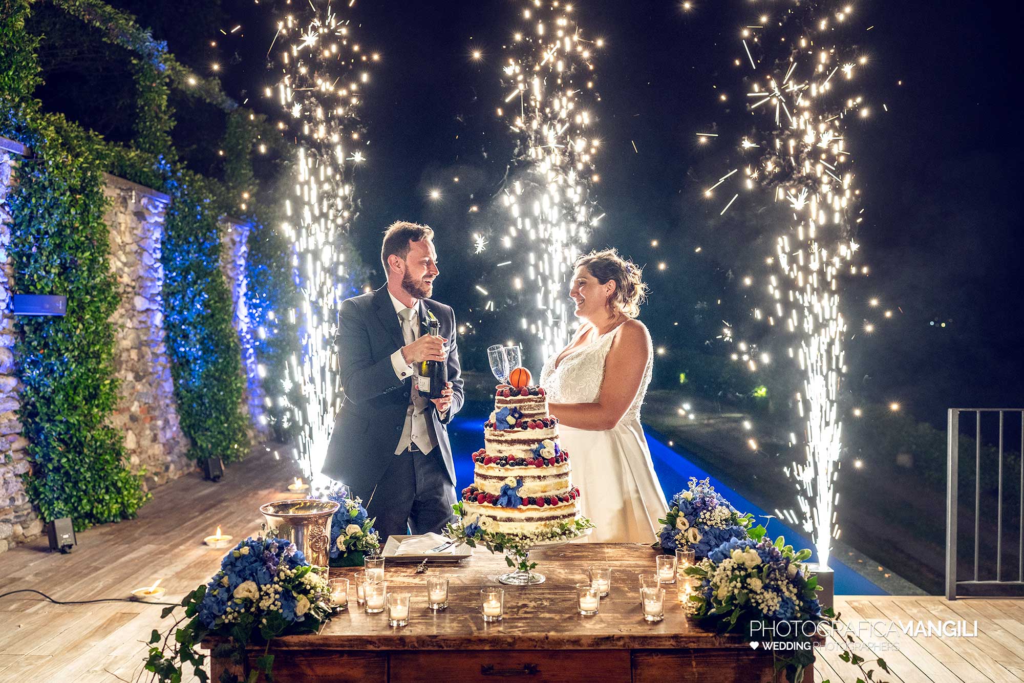 041 reportage wedding foto grafo matrimoni sposi taglio torta villa calchi calco lecco 041 reportage wedding foto grafo matrimoni sposi taglio torta villa calchi calco lecco