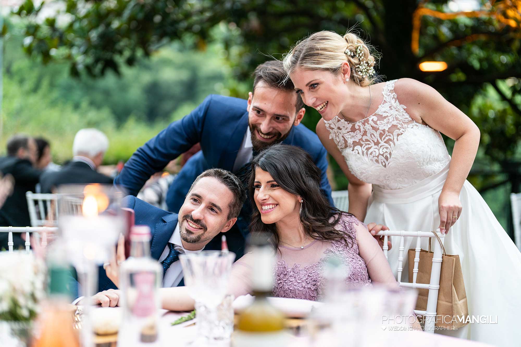 042 fotografo matrimonio reportage wedding sposi serfie amici castello rossino calolziocorte lecco lago como 042 fotografo matrimonio reportage wedding sposi serfie amici castello rossino calolziocorte lecco lago como