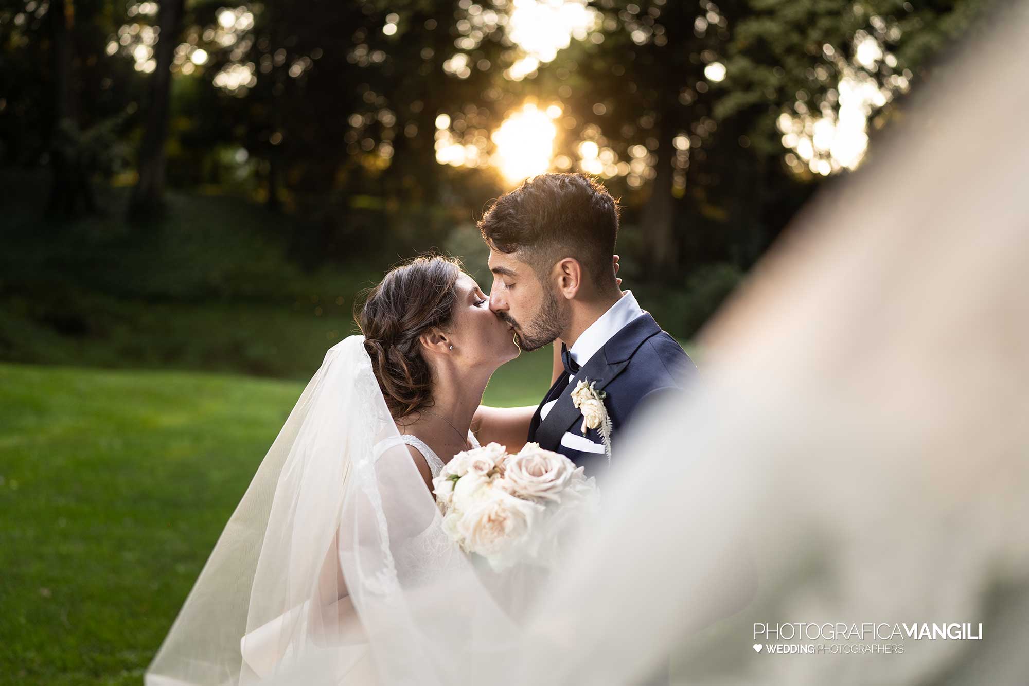 043 fotografo matrimonio reportage wedding ritratto sposi velo bacio villa zanchi stezzano bergamo 043 fotografo matrimonio reportage wedding ritratto sposi velo bacio villa zanchi stezzano bergamo