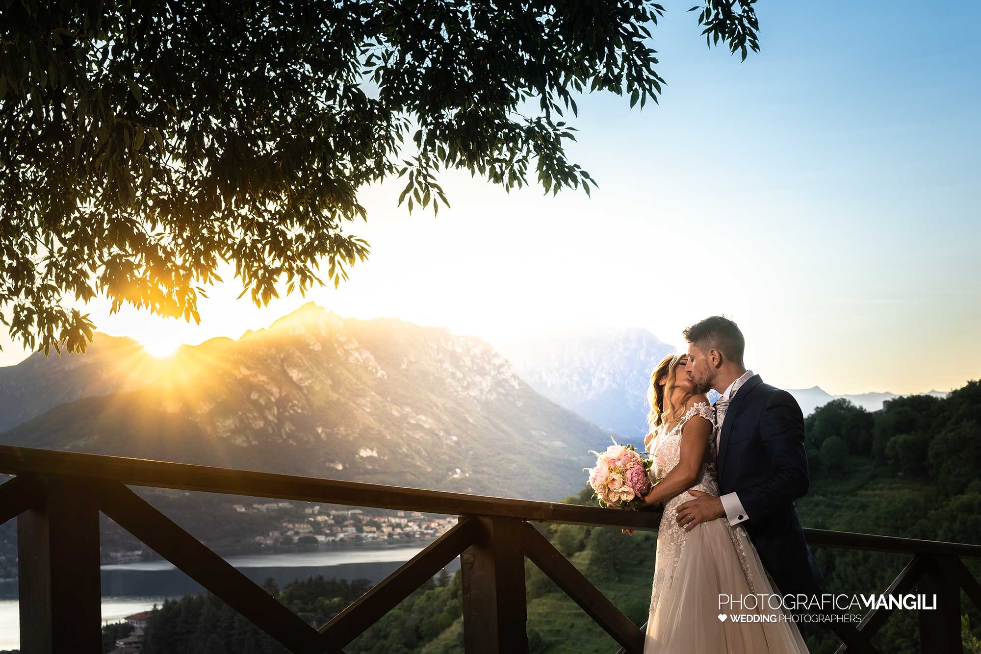 043 fotografo matrimonio reportage wedding sposi bacio romantico tramonto castello rossino calolziocorte lago como lecco 043 fotografo matrimonio reportage wedding sposi bacio romantico tramonto castello rossino calolziocorte lago como lecco