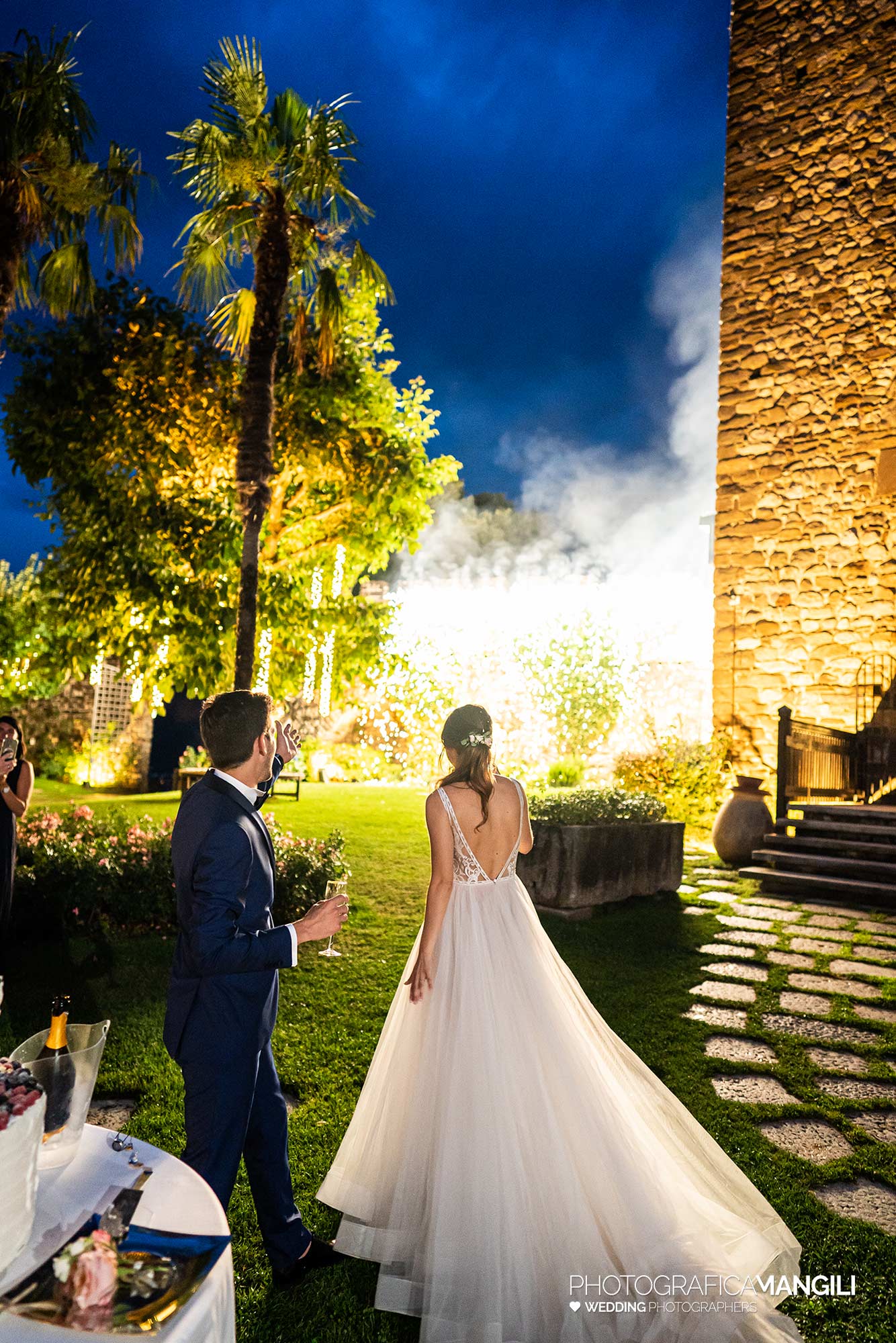 044 fotografo matrimonio reportage wedding ritratto sposi fuochi artificiali castello rossino calolziocorte lago como lecco 044 fotografo matrimonio reportage wedding ritratto sposi fuochi artificiali castello rossino calolziocorte lago como lecco