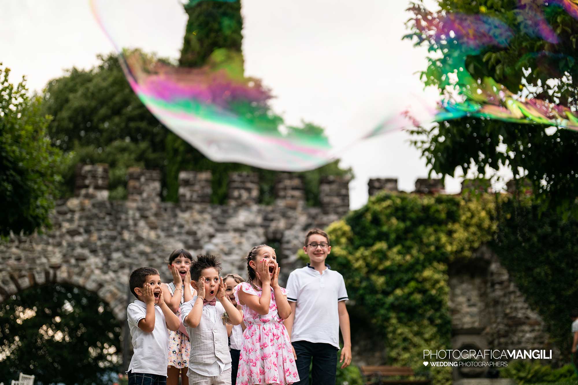 044 fotografo matrimonio reportage wedding sposi bambini bolle sapone castello rossino calolziocorte lecco lago como 044 fotografo matrimonio reportage wedding sposi bambini bolle sapone castello rossino calolziocorte lecco lago como