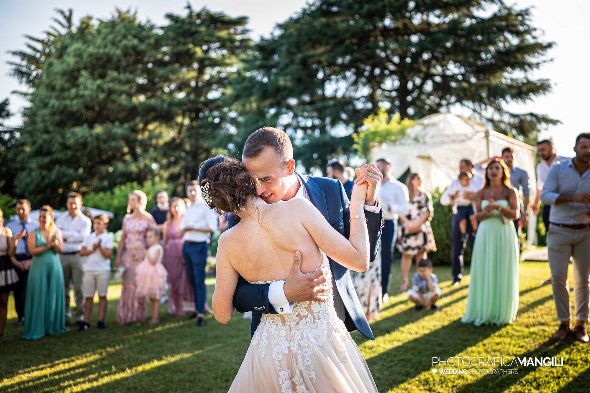 045 fotografo matrimonio reportage wedding sposi ballo cascina le rose fino mornasco como 045 fotografo matrimonio reportage wedding sposi ballo cascina le rose fino mornasco como