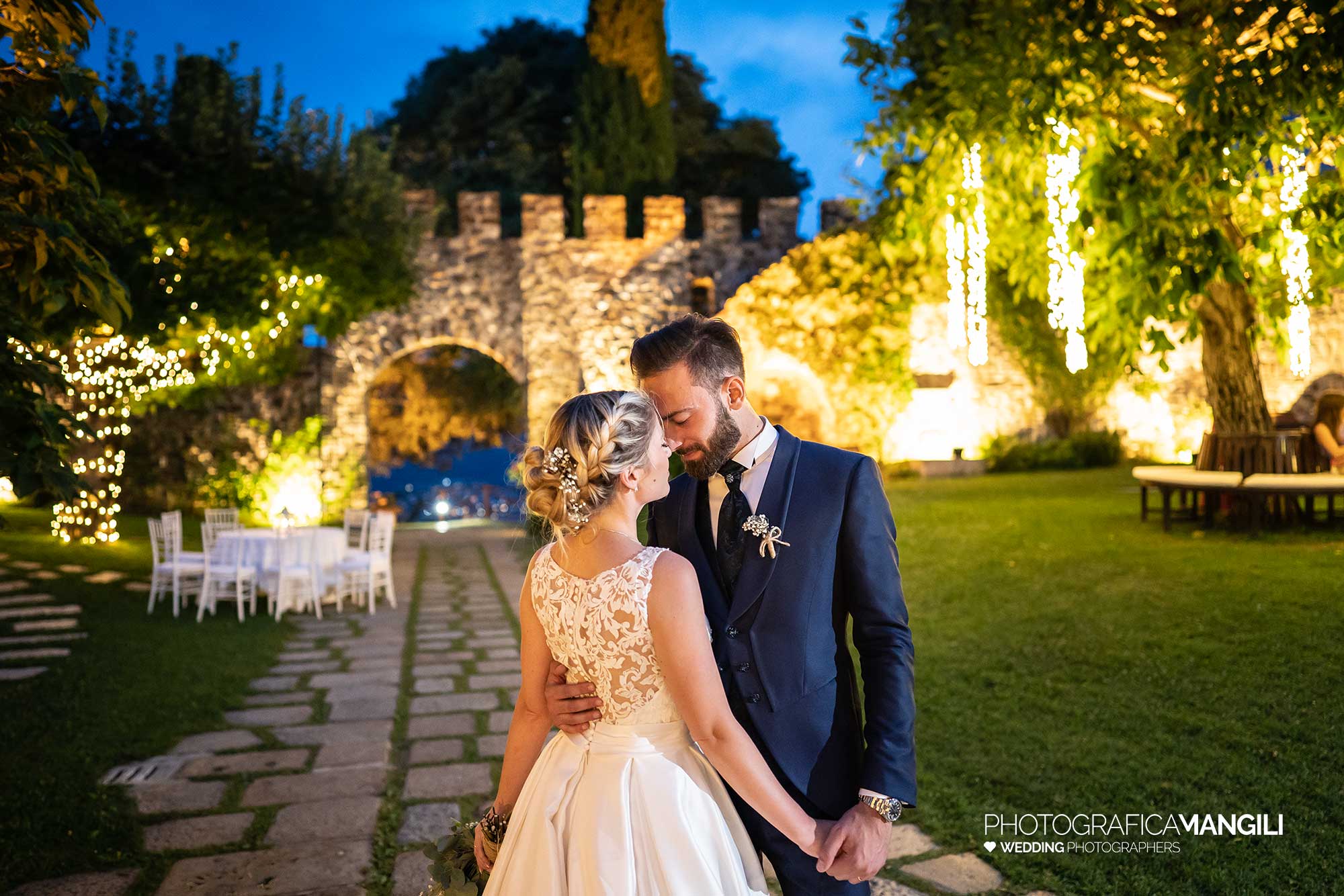 045 fotografo matrimonio reportage wedding sposi ritratto imbrunire romantica castello rossino calolziocorte lecco lago como 045 fotografo matrimonio reportage wedding sposi ritratto imbrunire romantica castello rossino calolziocorte lecco lago como