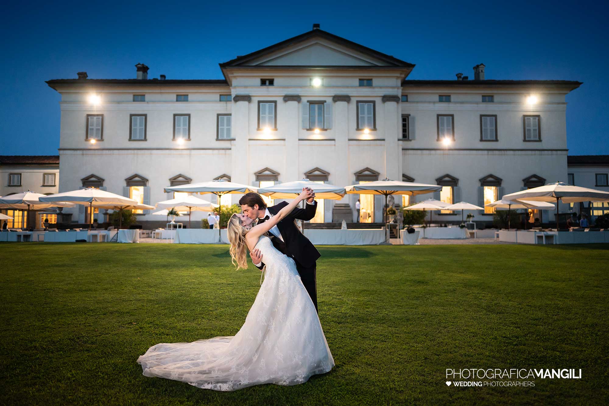 045 reportage wedding fotografo matrimonio sposi imbrunire ritratti villa caroli zanchi stezzano bergamo 045 reportage wedding fotografo matrimonio sposi imbrunire ritratti villa caroli zanchi stezzano bergamo