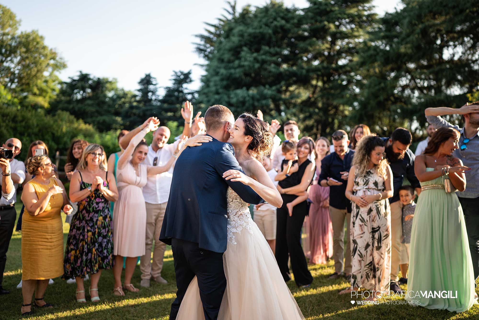 047 fotografo matrimonio reportage wedding sposi ballo cascina le rose fino mornasco como 047 fotografo matrimonio reportage wedding sposi ballo cascina le rose fino mornasco como