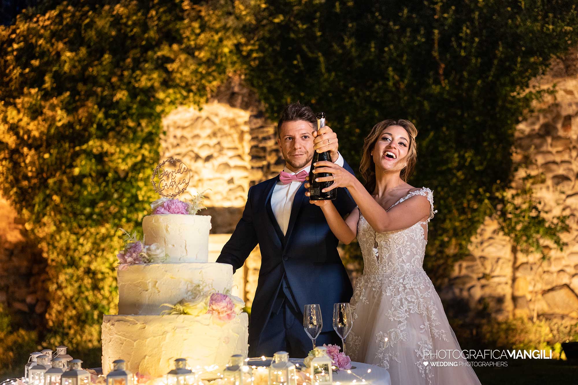 052 fotografo matrimonio reportage wedding sposi taglio torta brindisi castello rossino calolziocorte lago como lecco 052 fotografo matrimonio reportage wedding sposi taglio torta brindisi castello rossino calolziocorte lago como lecco