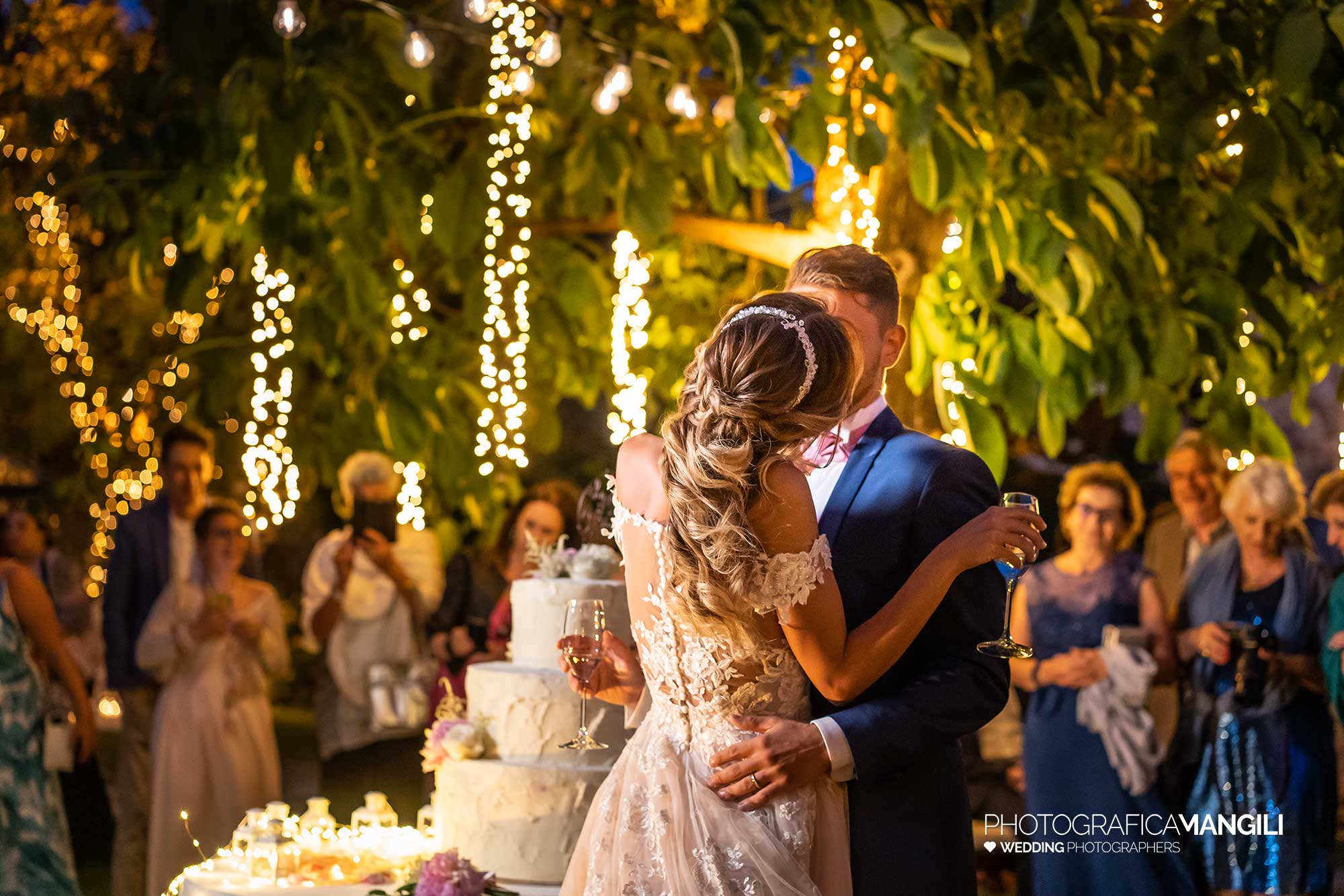 053 fotografo matrimonio reportage wedding sposi taglio torta brindisi castello rossino calolziocorte lago como lecco 053 fotografo matrimonio reportage wedding sposi taglio torta brindisi castello rossino calolziocorte lago como lecco