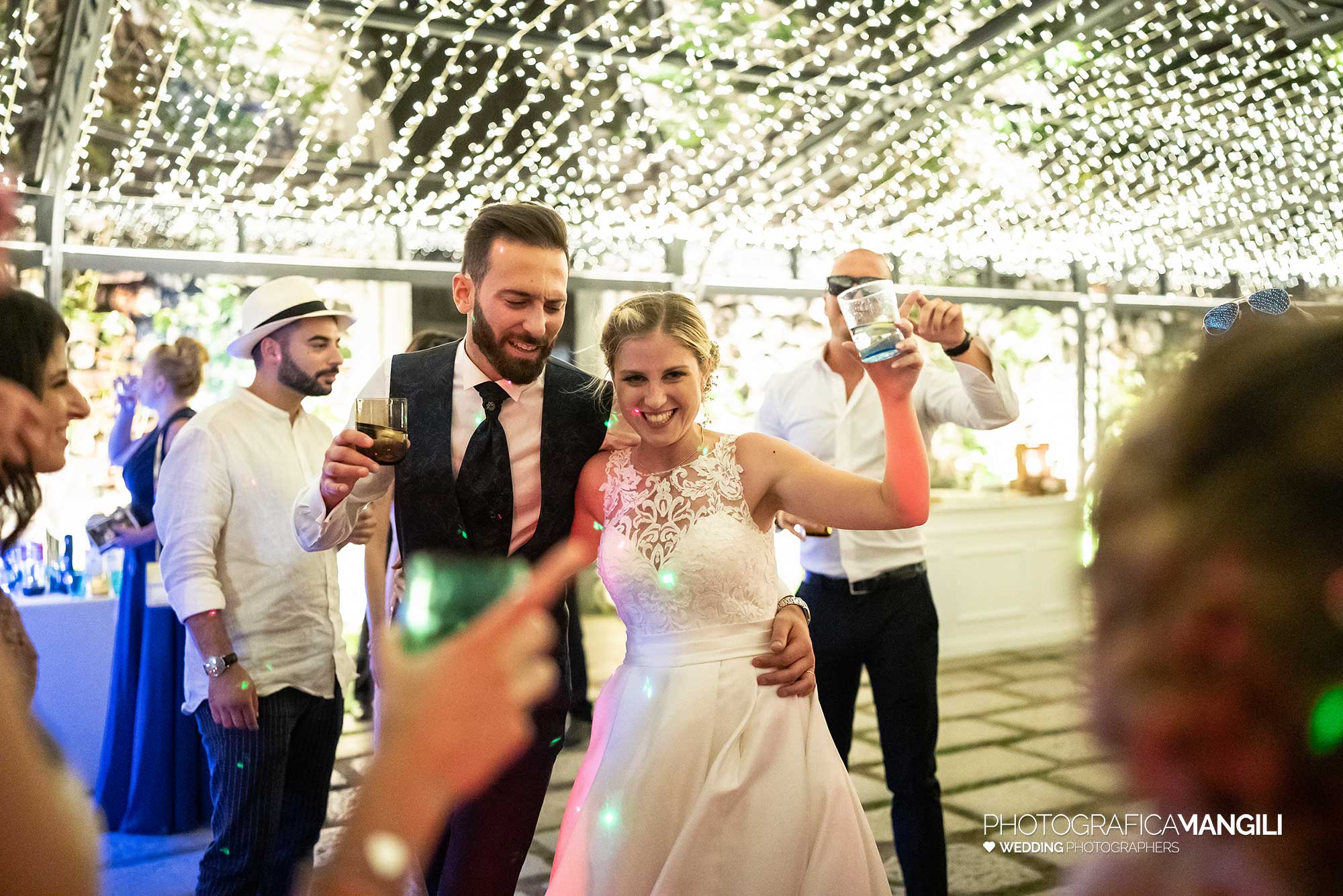 056 fotografo matrimonio reportage wedding sposi amici drink castello rossino calolziocorte lecco lago como 056 fotografo matrimonio reportage wedding sposi amici drink castello rossino calolziocorte lecco lago como