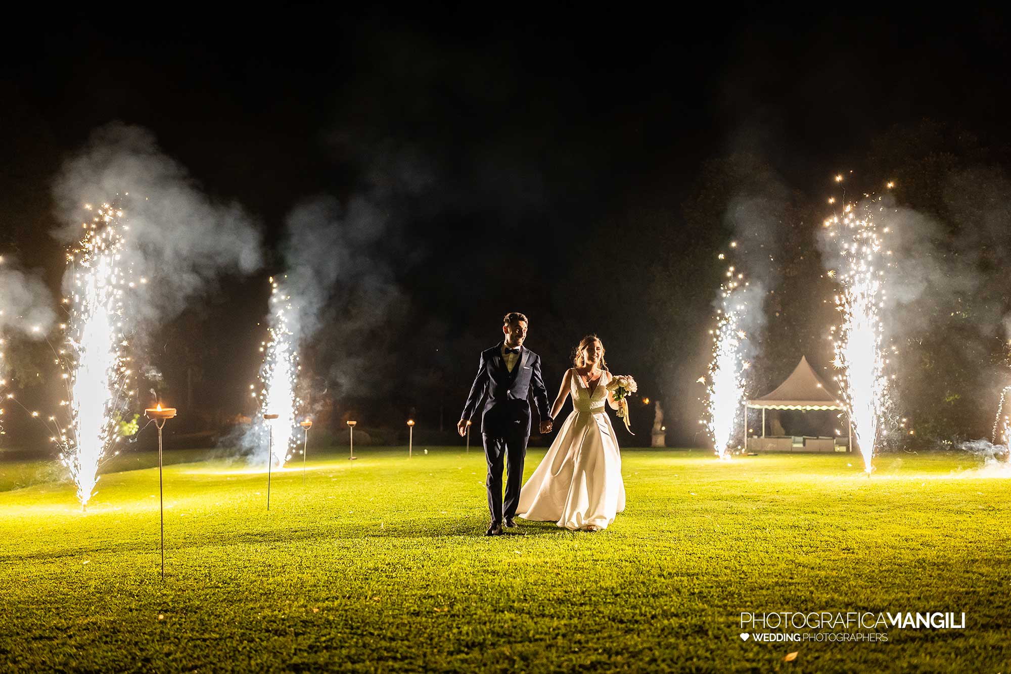 061 fotografo matrimonio reportage wedding ritratto sposi fontane luminose villa zanchi stezzano bergamo 061 fotografo matrimonio reportage wedding ritratto sposi fontane luminose villa zanchi stezzano bergamo