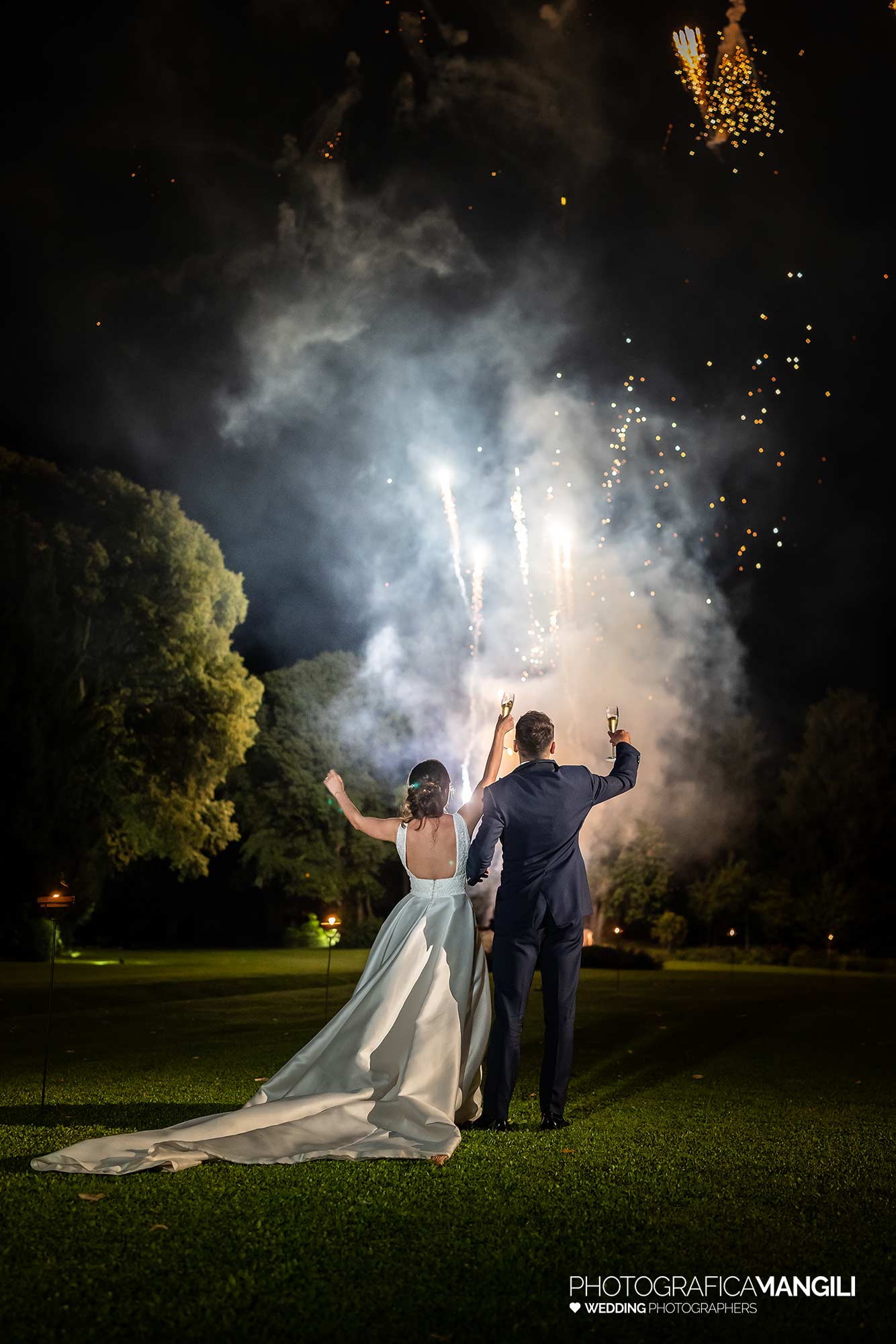 063 fotografo matrimonio reportage wedding ritratto sposi fuochi artificio villa zanchi stezzano bergamo 063 fotografo matrimonio reportage wedding ritratto sposi fuochi artificio villa zanchi stezzano bergamo